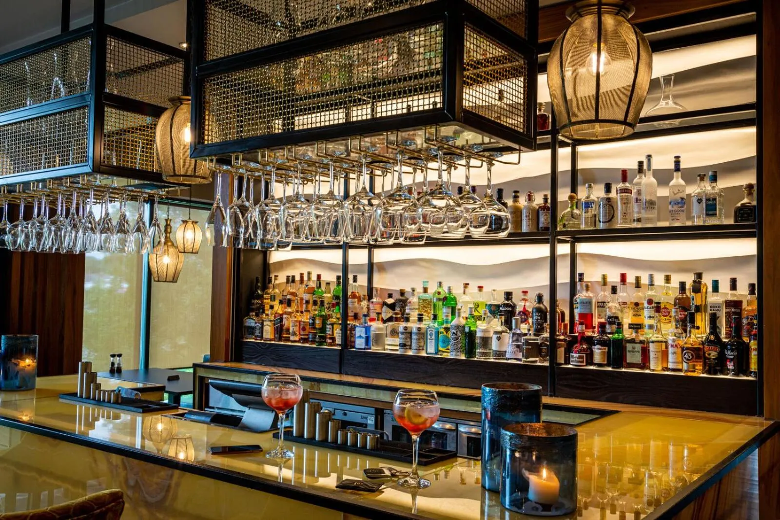 Restaurant/places to eat in Casa Hotel