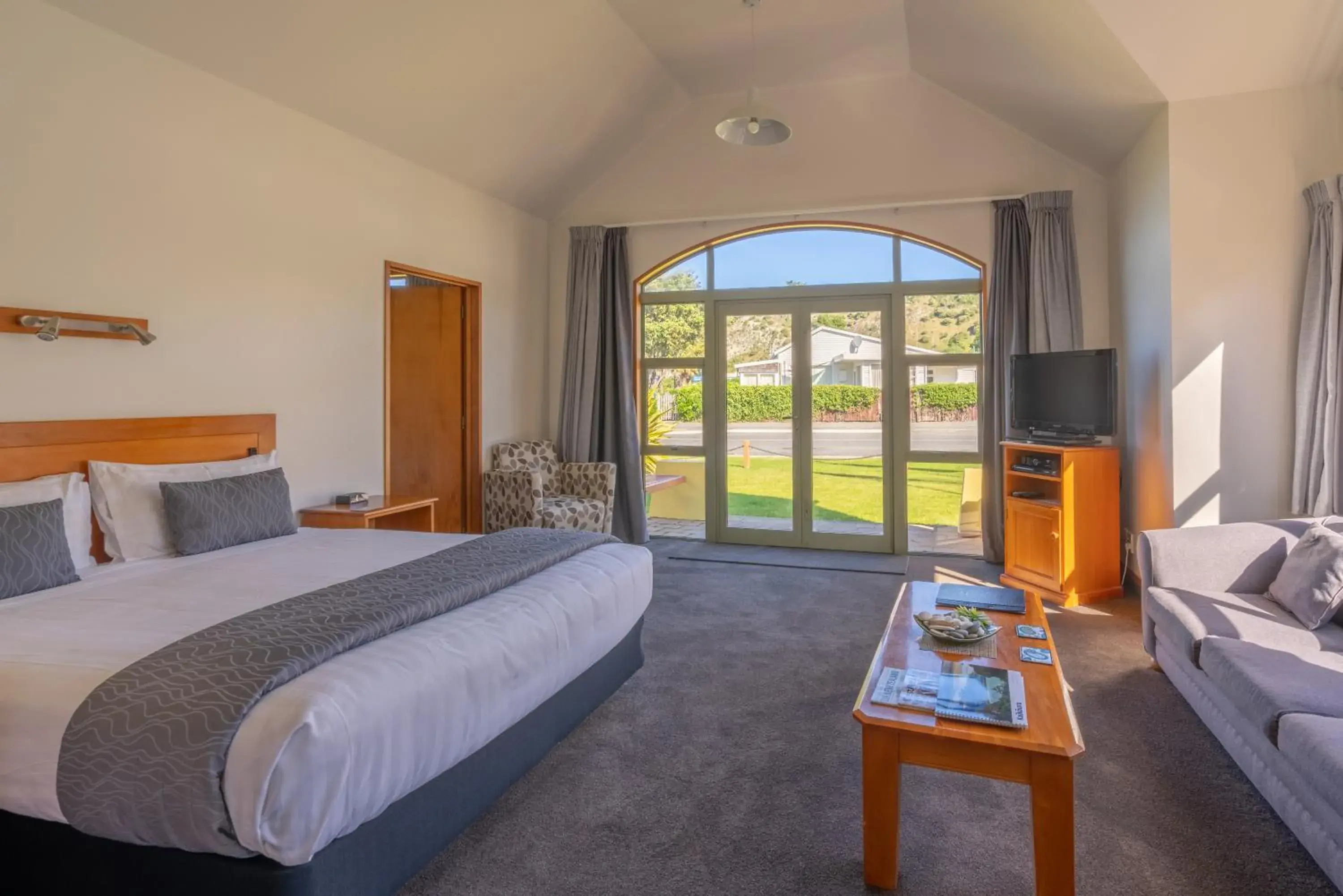 One-Bedroom Apartment in The Anchor Inn Beachfront Motel One-Bedroom Apartment in The Anchor Inn Beachfront Motel