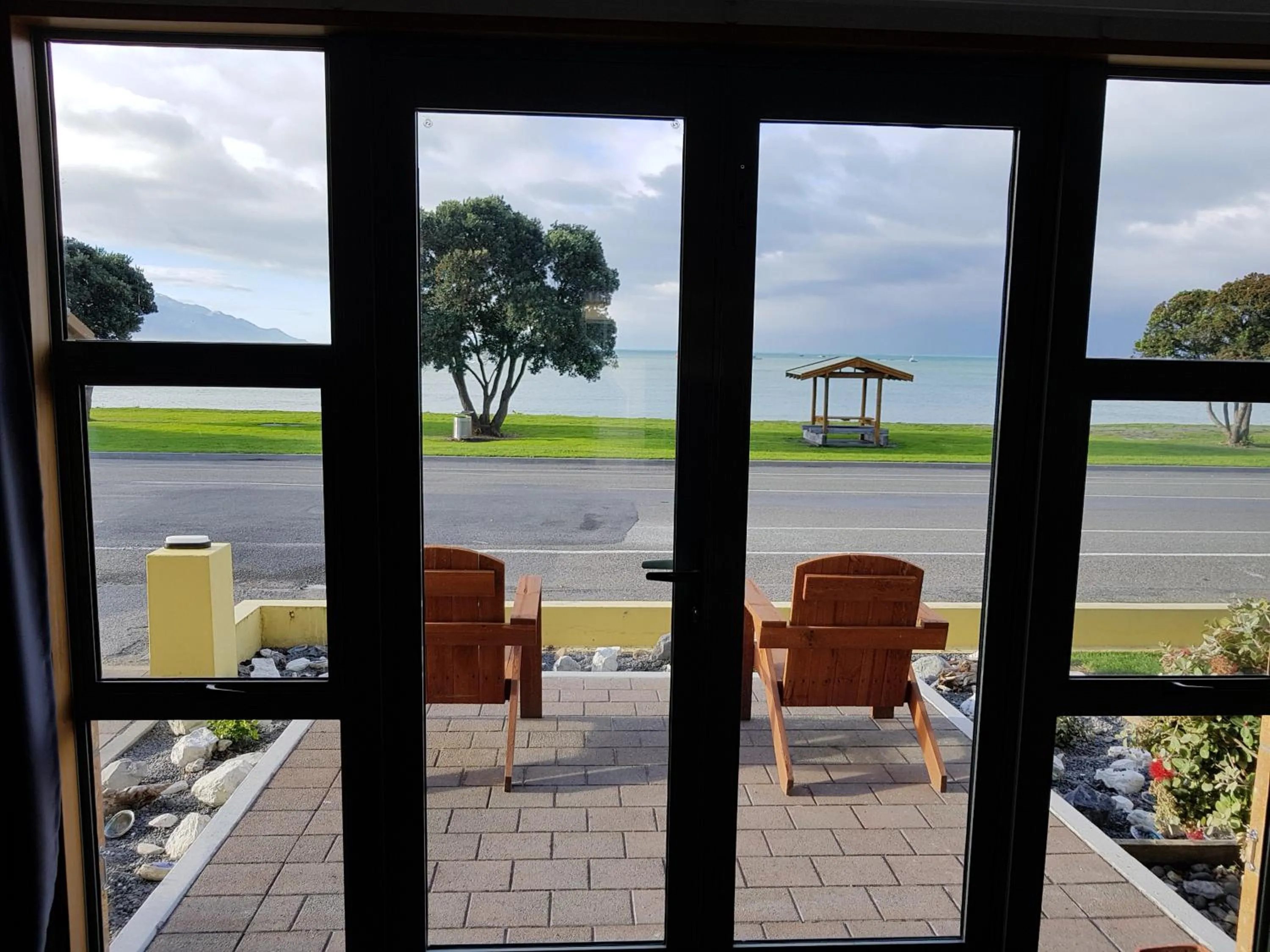 Patio in The Anchor Inn Beachfront Motel