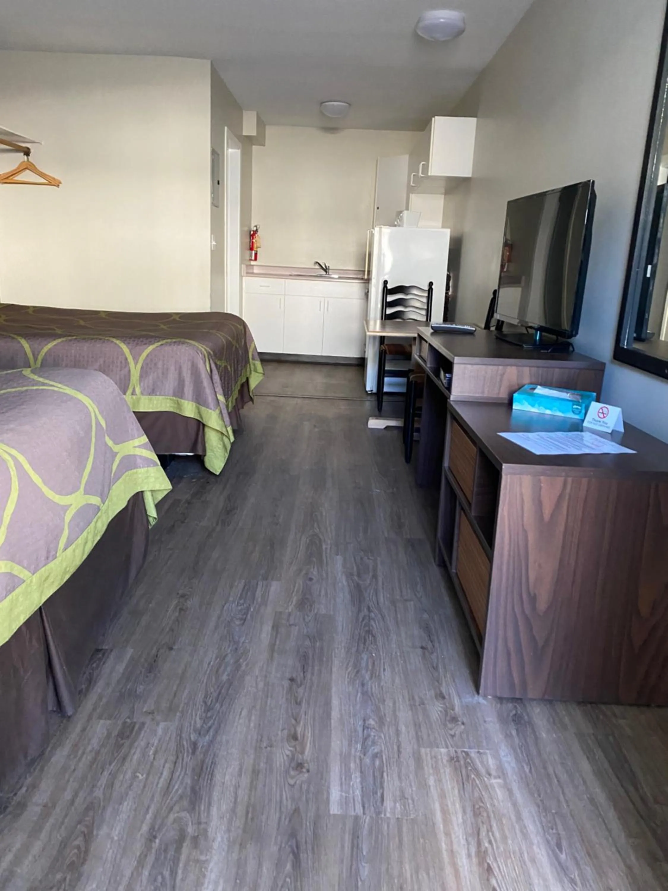 Bed in Sage Inn Merritt BC