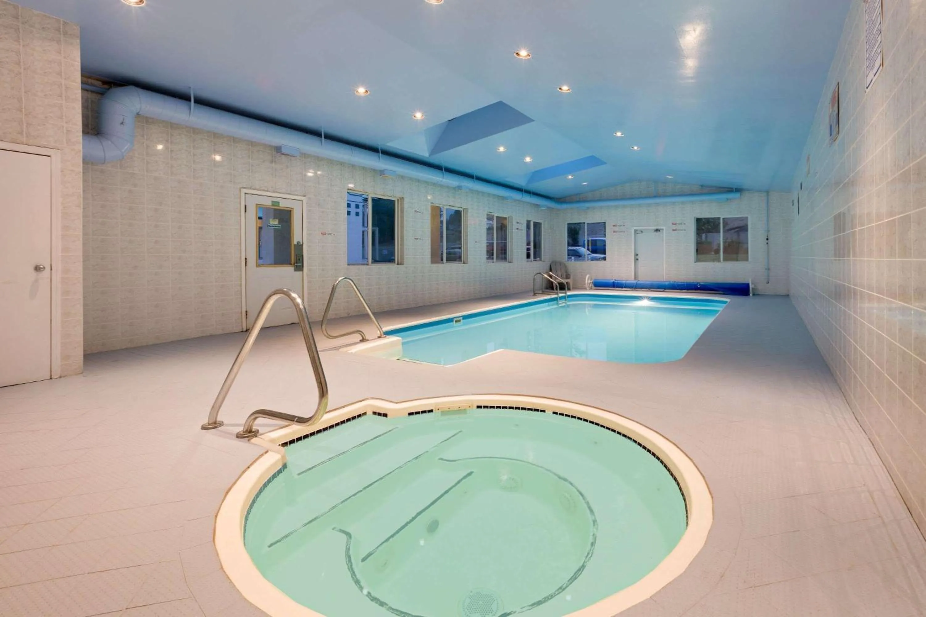 Hot Tub in Sage Inn Merritt BC