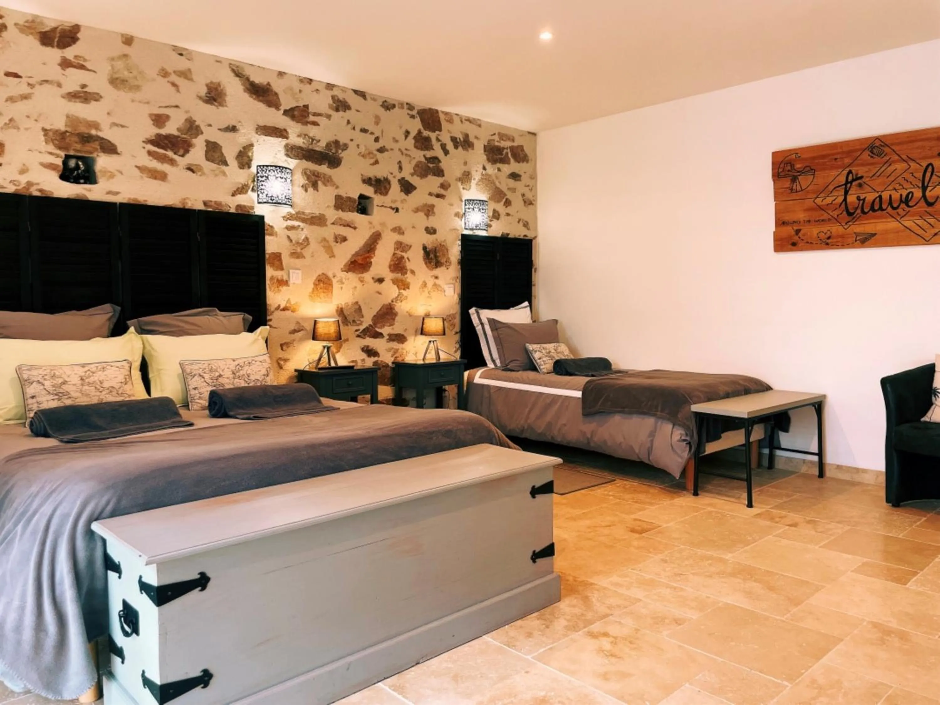 Comfort Triple Room - single occupancy in "La Petite Félixière" à 25 min du Puy du Foù, 10 min de Cholet, et 35 min de Nantes