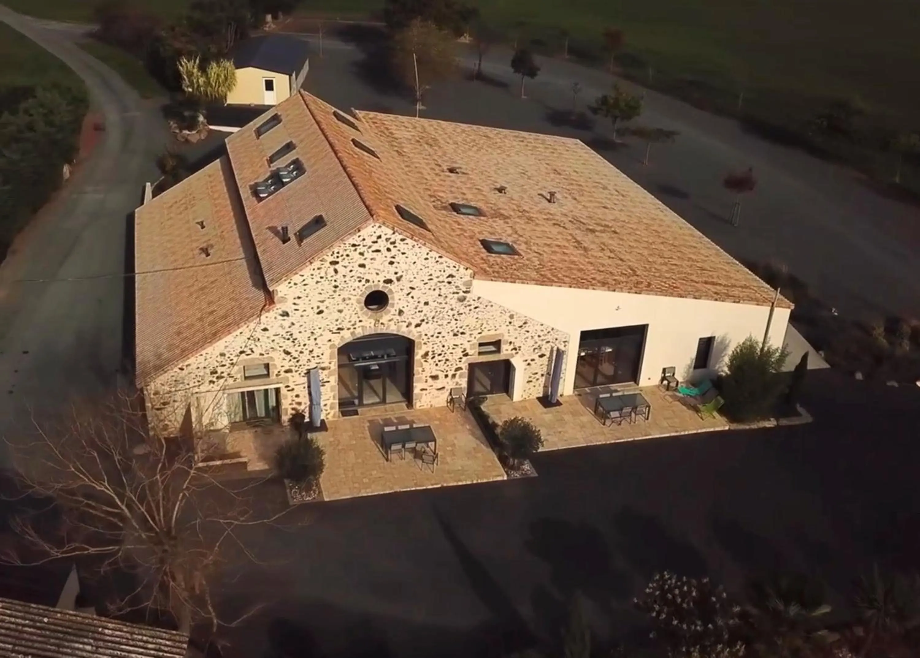 Property building in "La Petite Félixière" à 25 min du Puy du Foù, 10 min de Cholet, et 35 min de Nantes