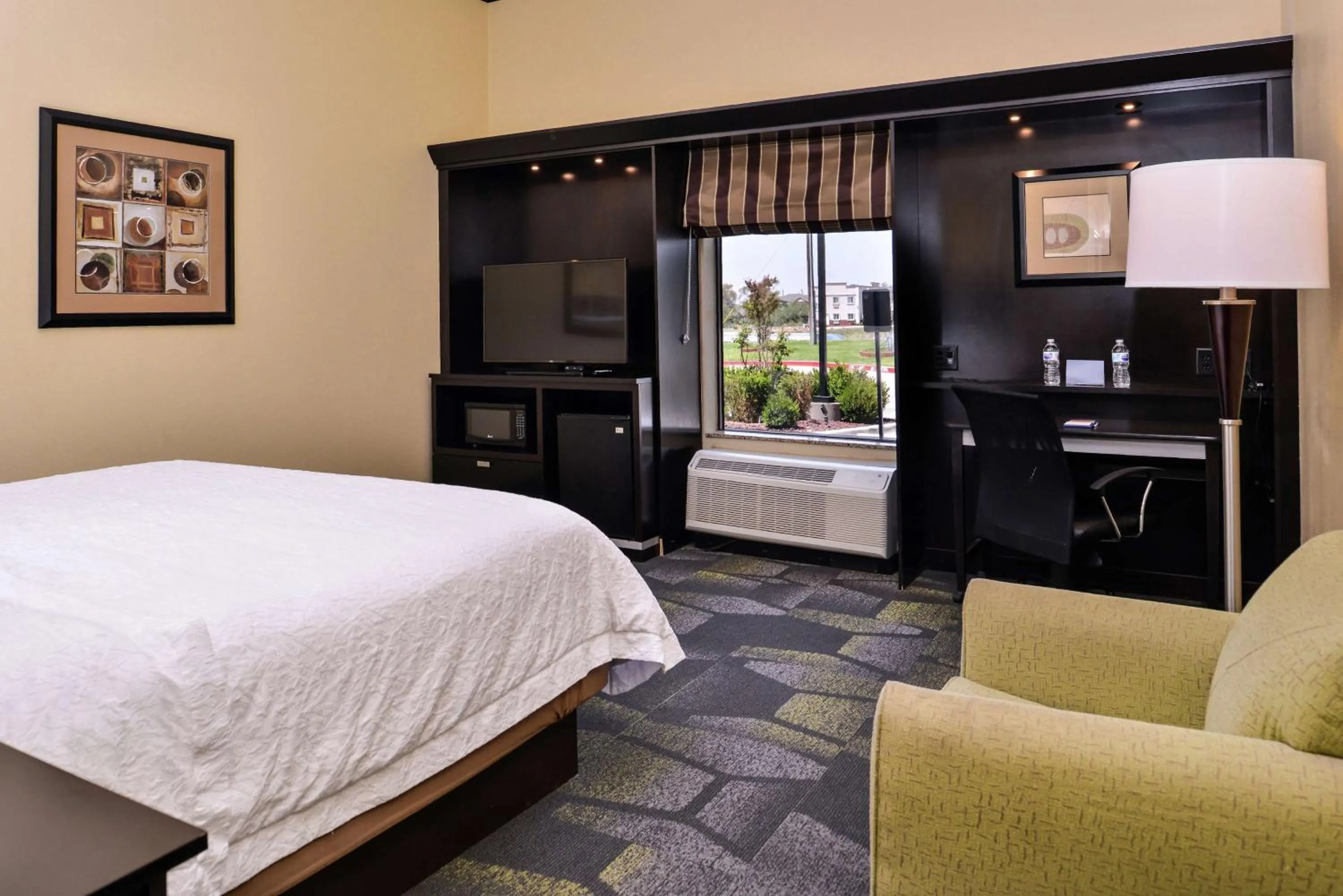 Bedroom, Bed in Hampton Inn & Suites Big Spring