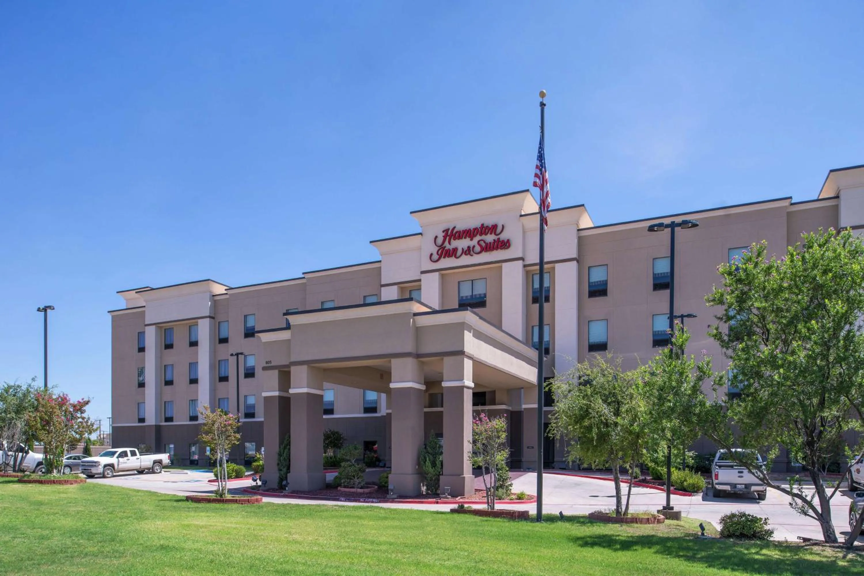 Property building in Hampton Inn & Suites Big Spring