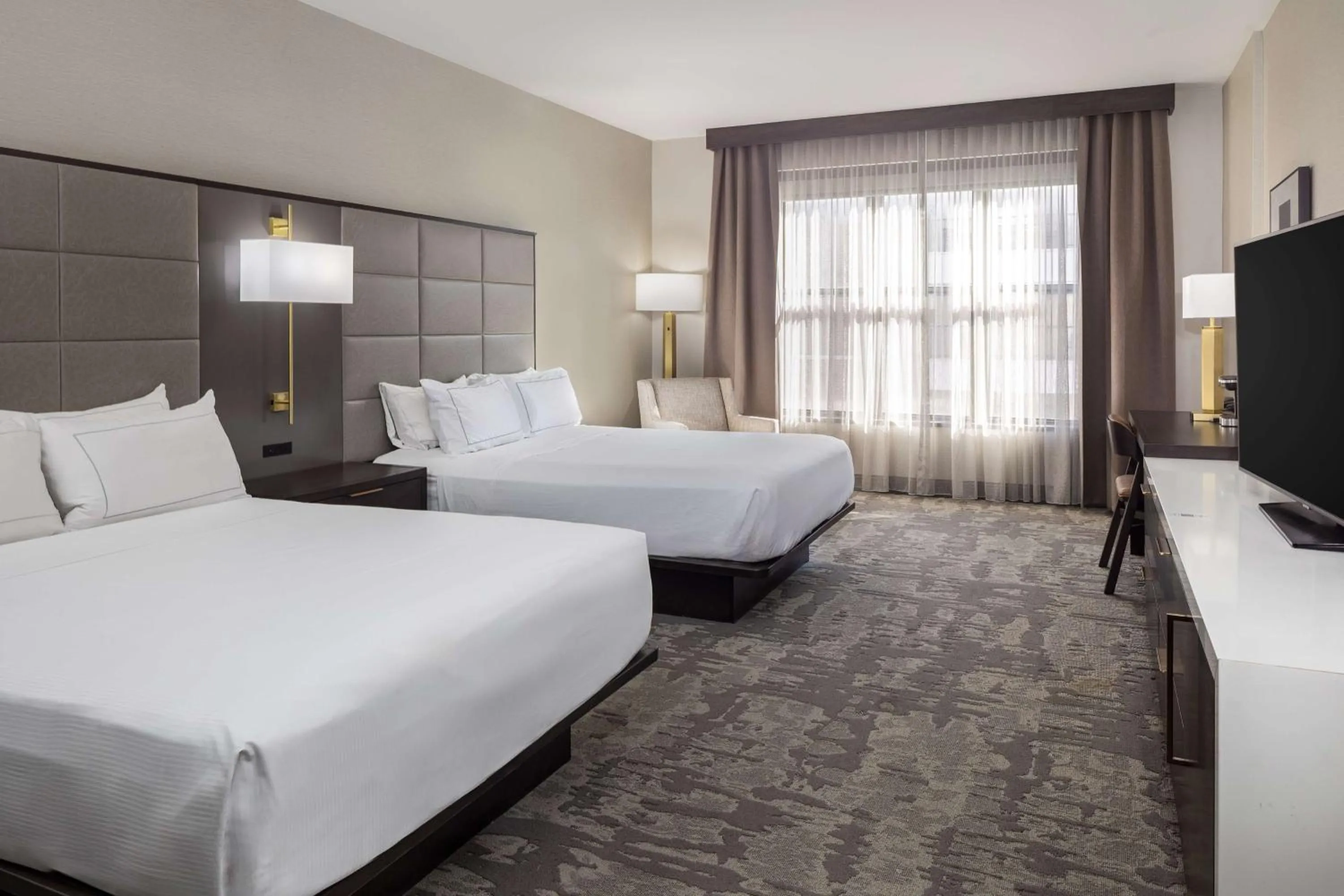 Bed in Hilton Promenade Branson Landing