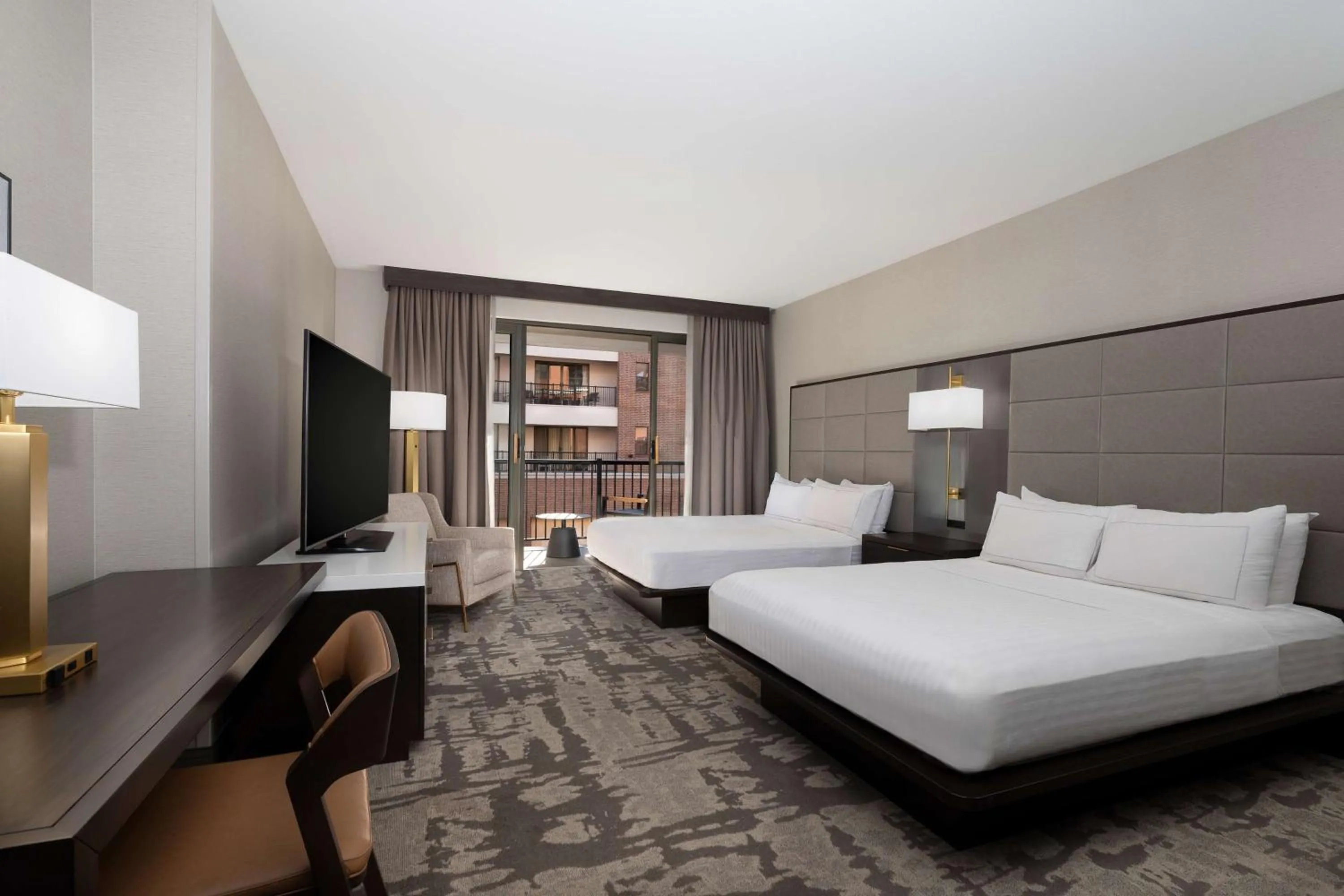 Bed in Hilton Promenade Branson Landing