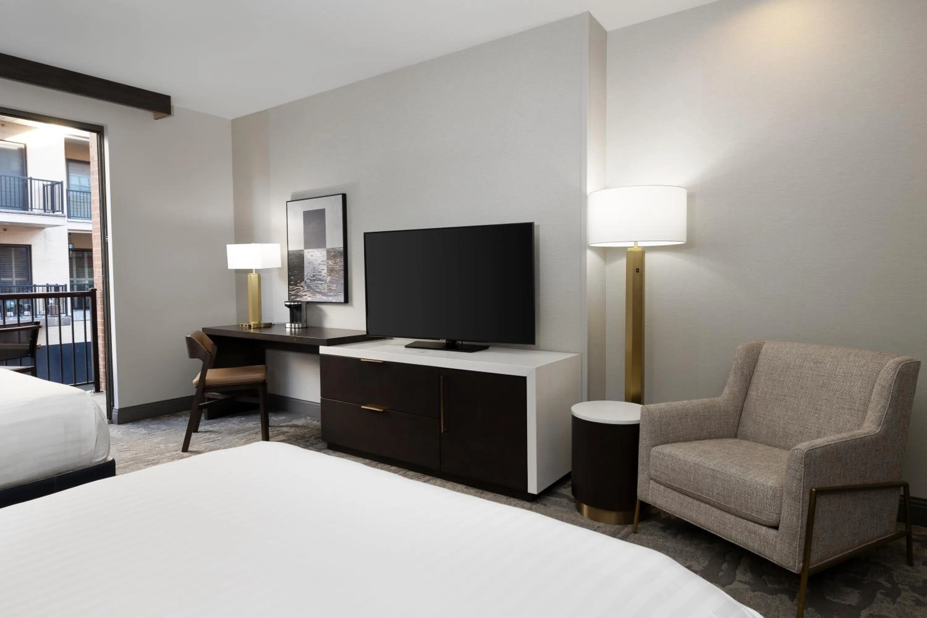TV and multimedia, Bed in Hilton Promenade Branson Landing