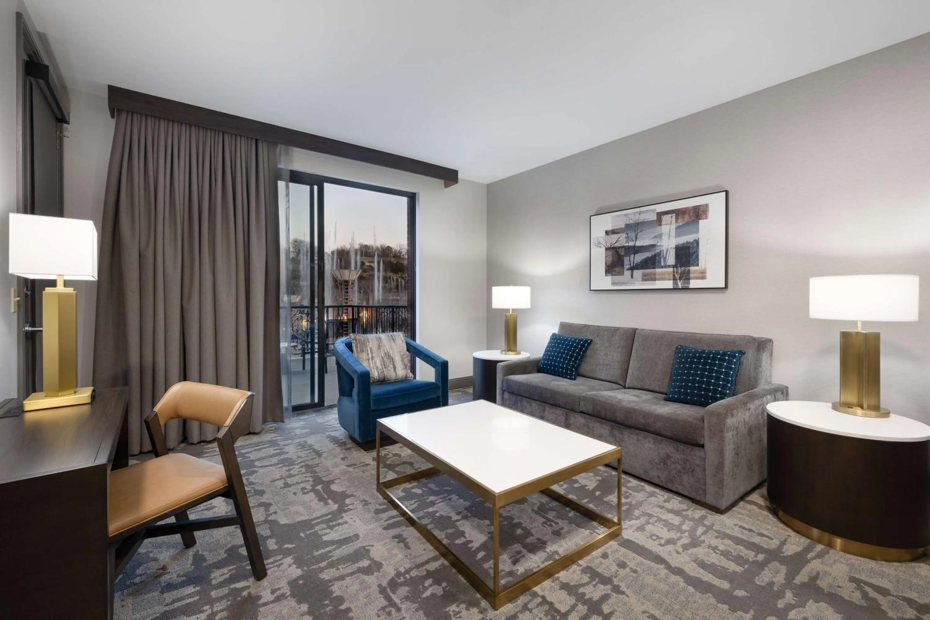 Living room in Hilton Promenade Branson Landing