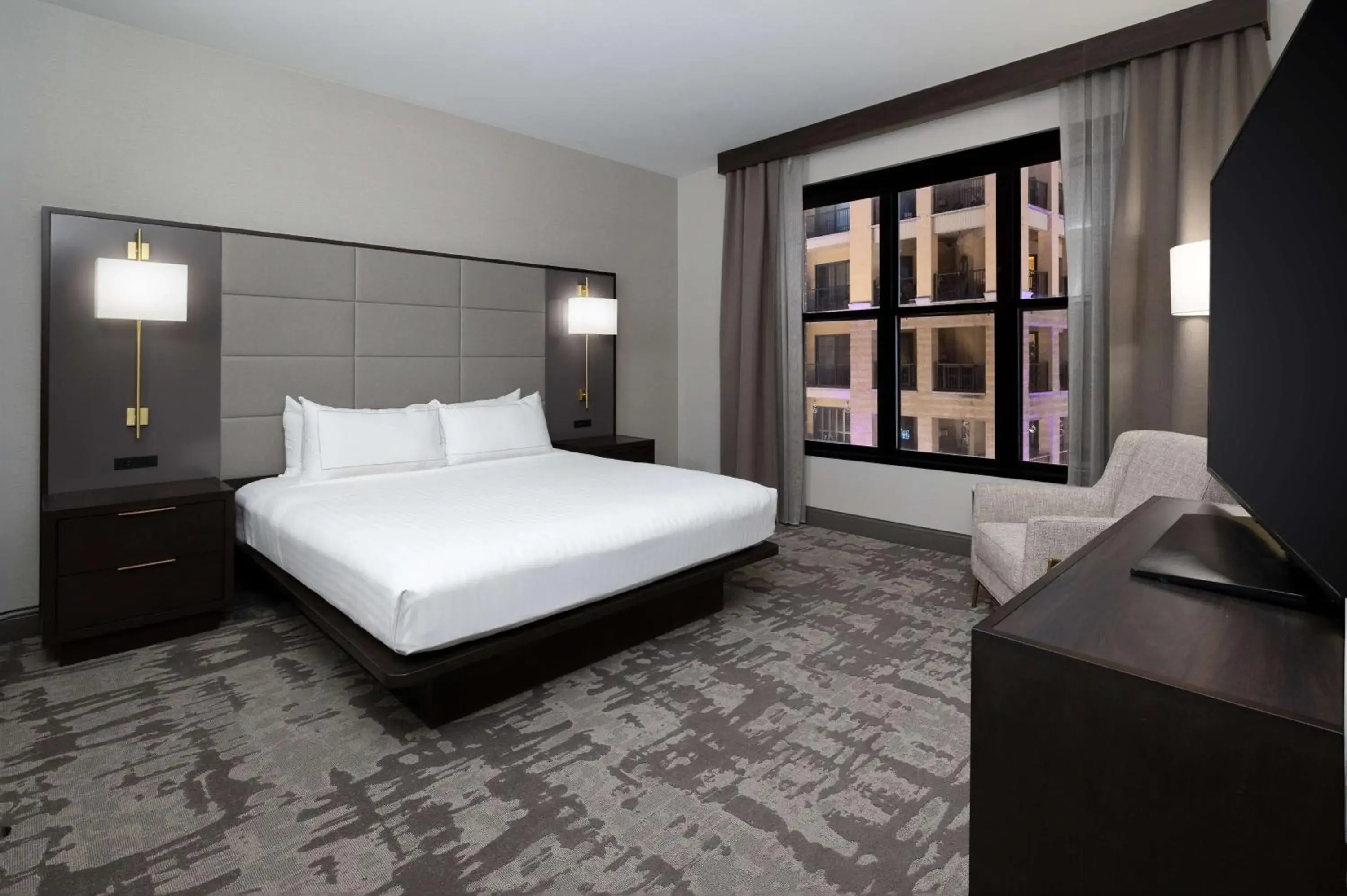 Junior Suite with Garden View in Hilton Promenade Branson Landing Junior Suite with Garden View in Hilton Promenade Branson Landing