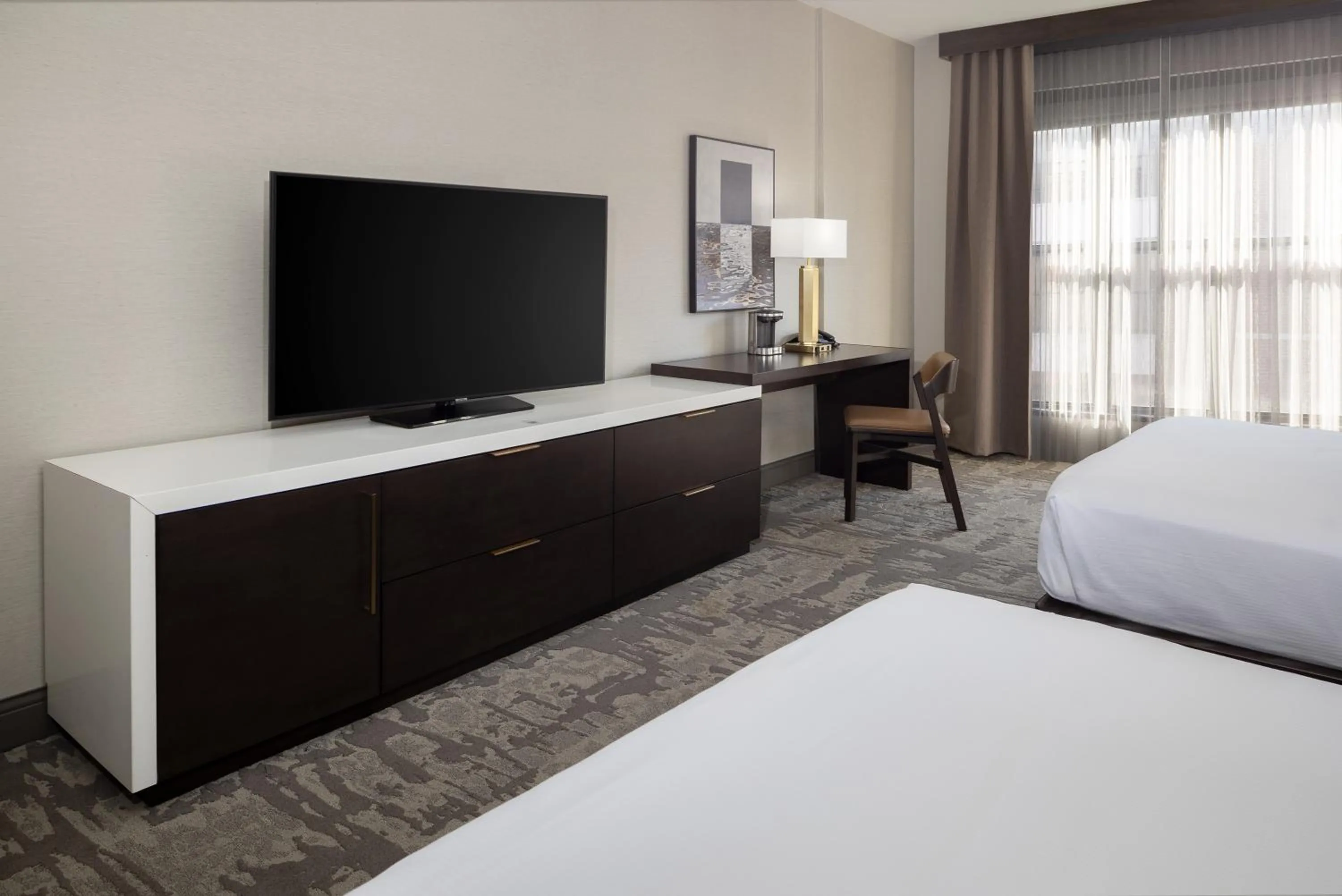 TV and multimedia, Bed in Hilton Promenade Branson Landing