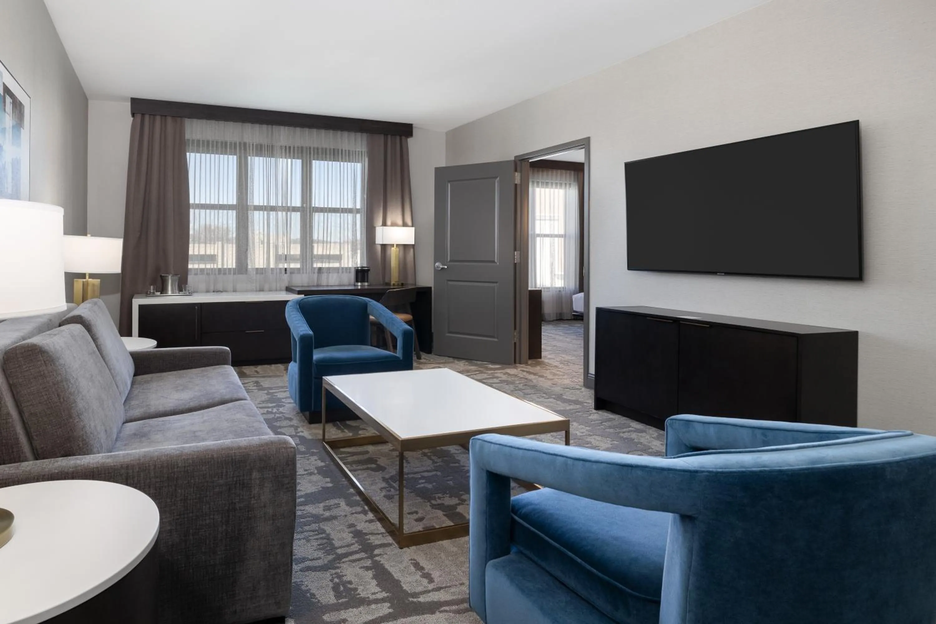 Living room in Hilton Promenade Branson Landing