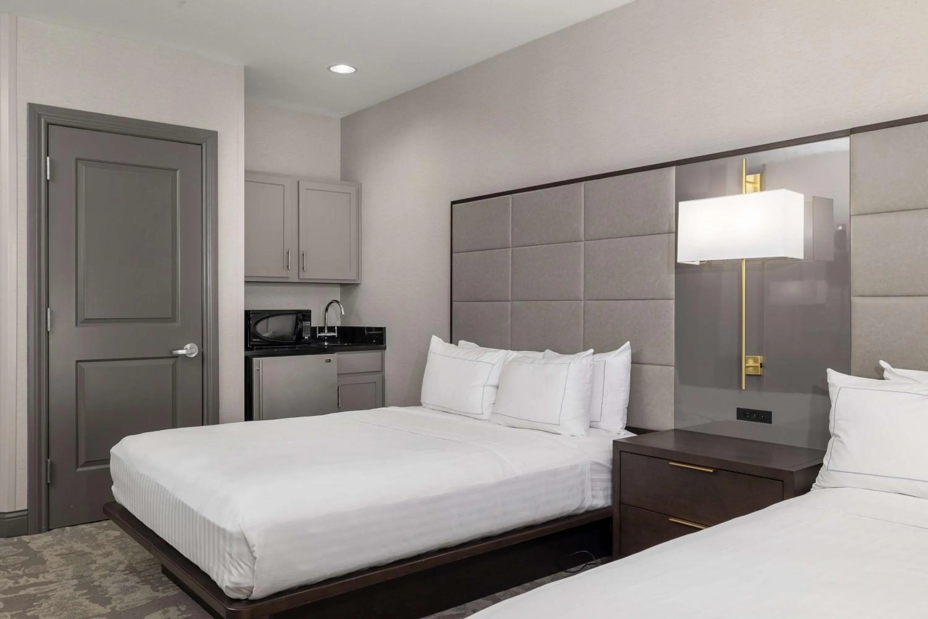 Other, Bed in Hilton Promenade Branson Landing