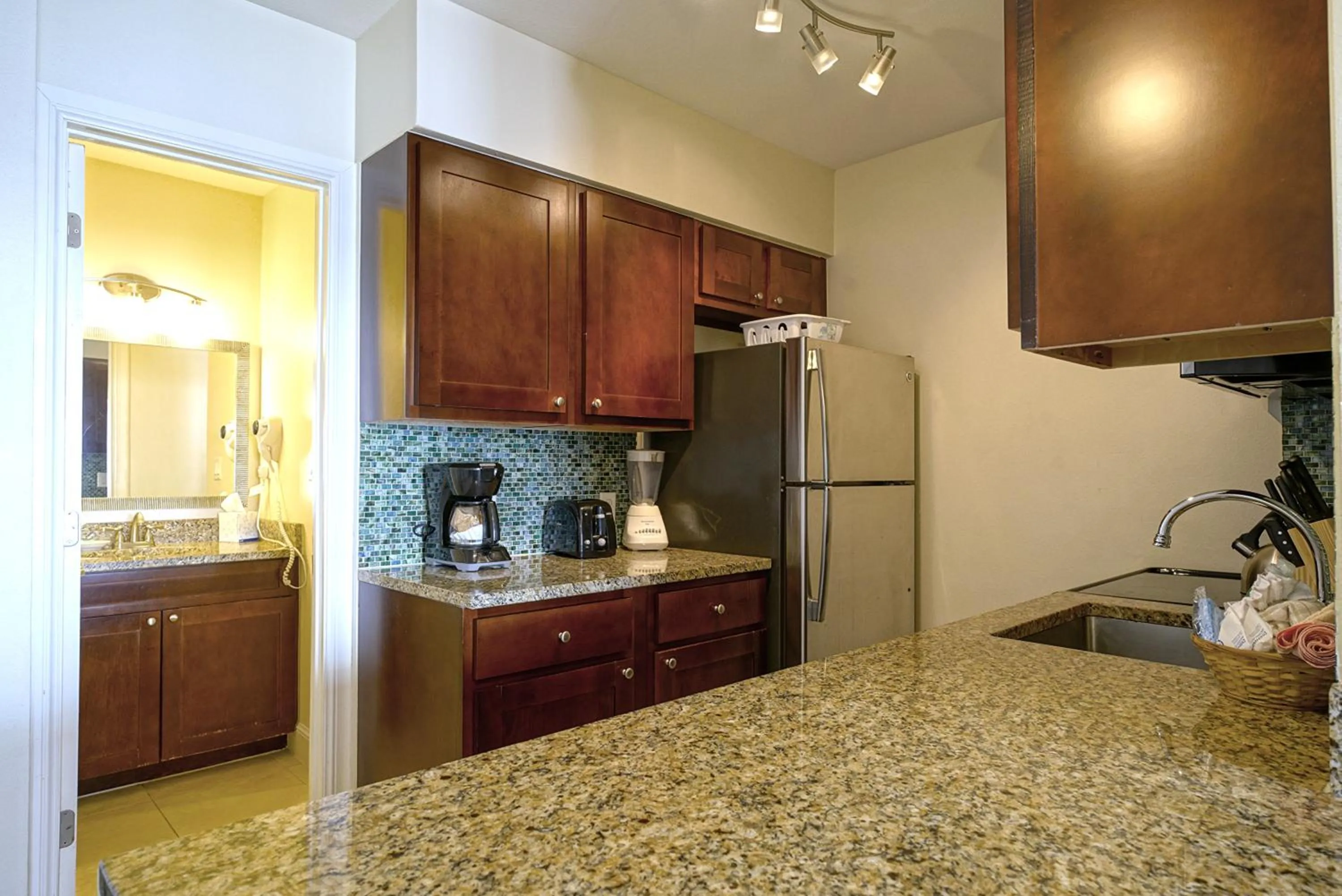 Kitchen or kitchenette in La Costa Beach Club