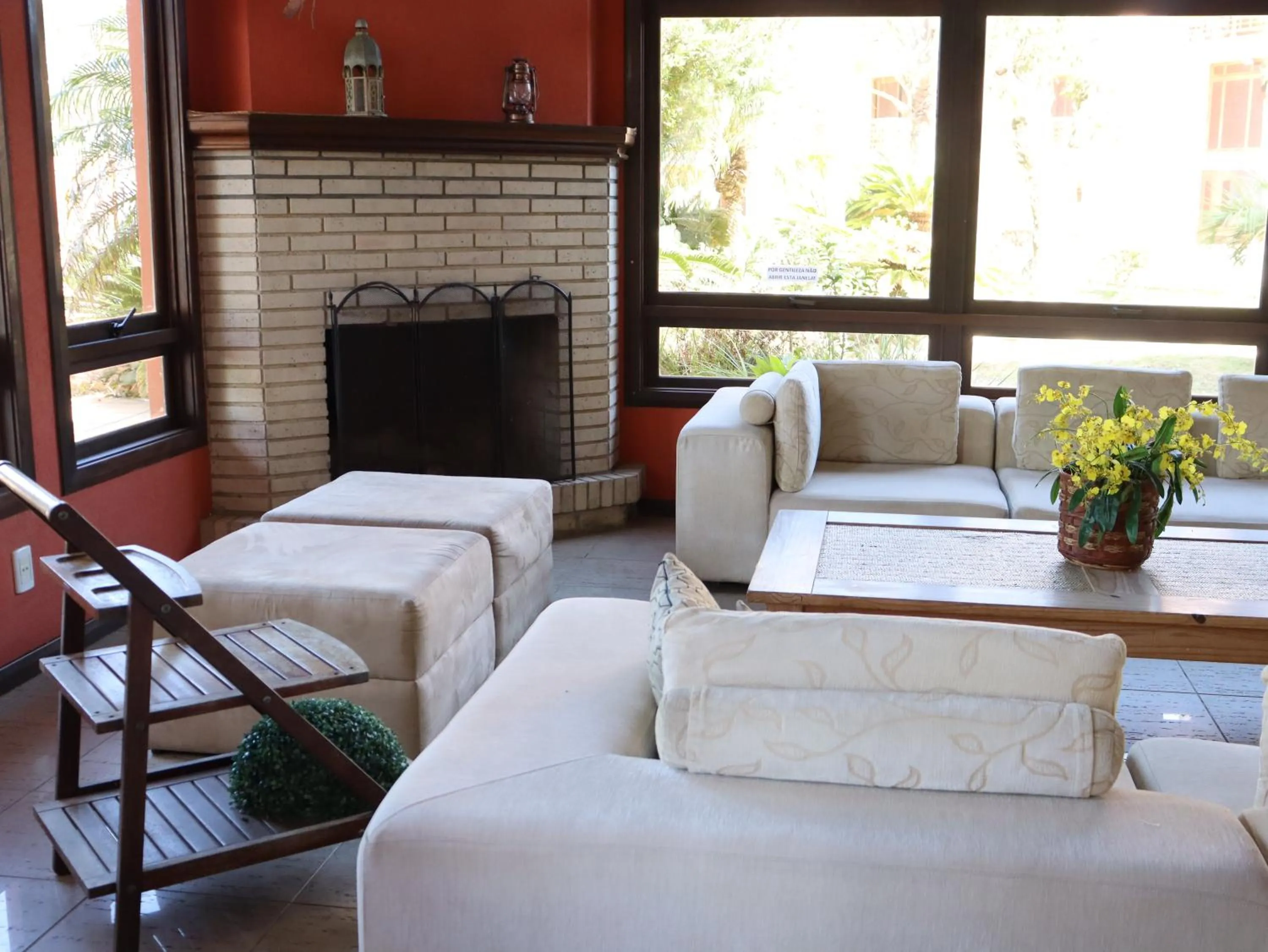 Living room in Guarita Park Hotel - By Life Hotéis