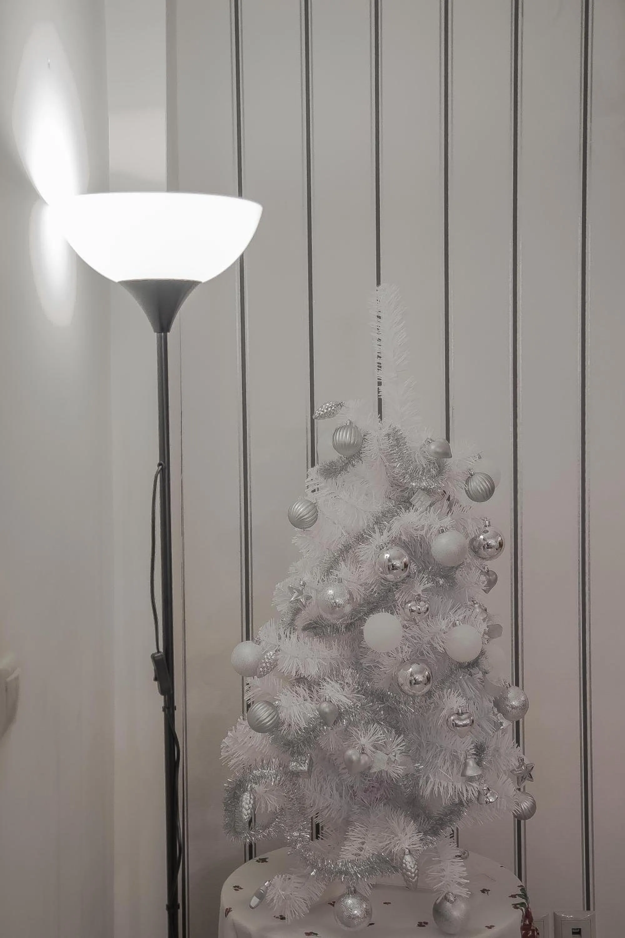 Decorative detail in Luxury City Center Apartment