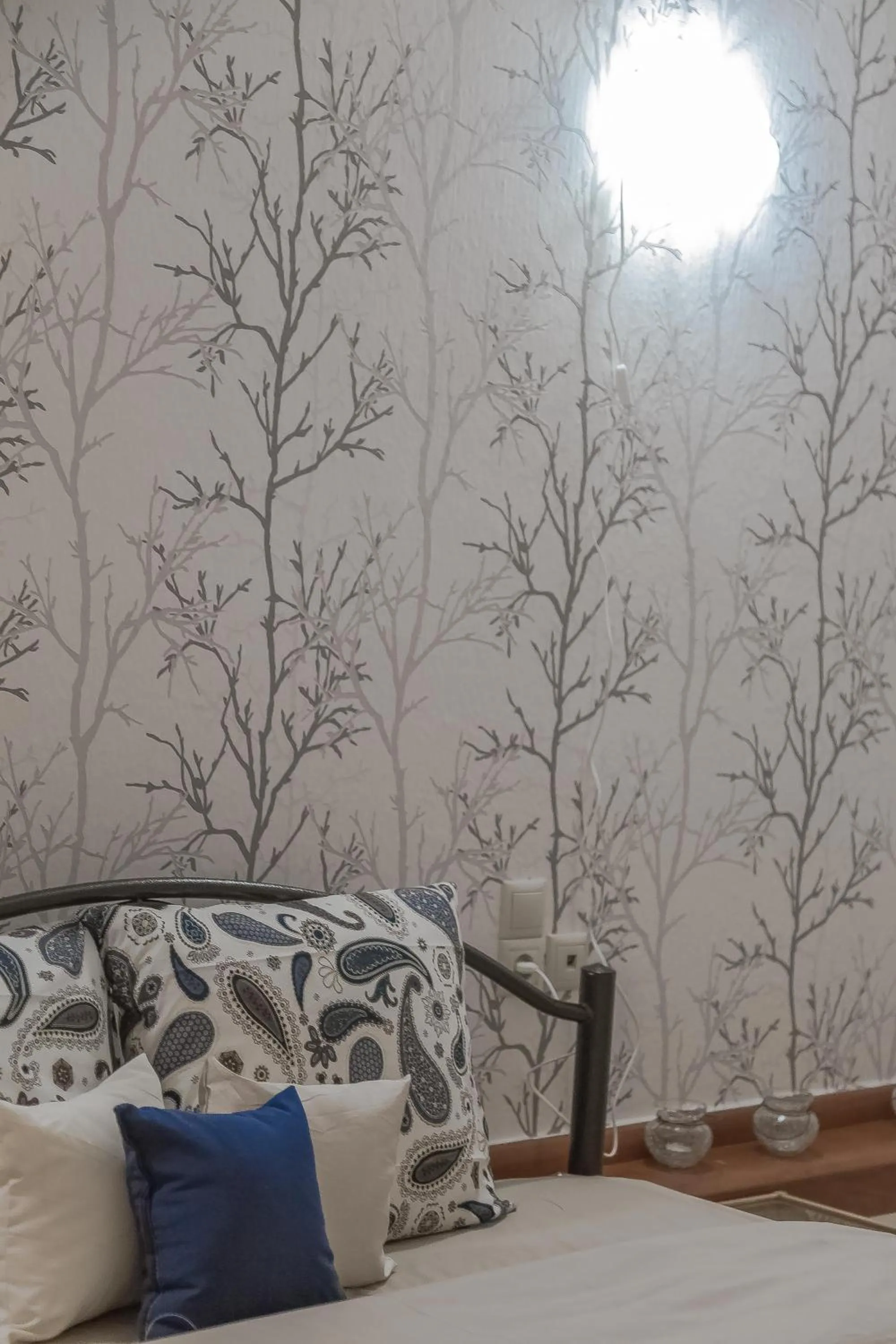 Decorative detail, Bed in Luxury City Center Apartment