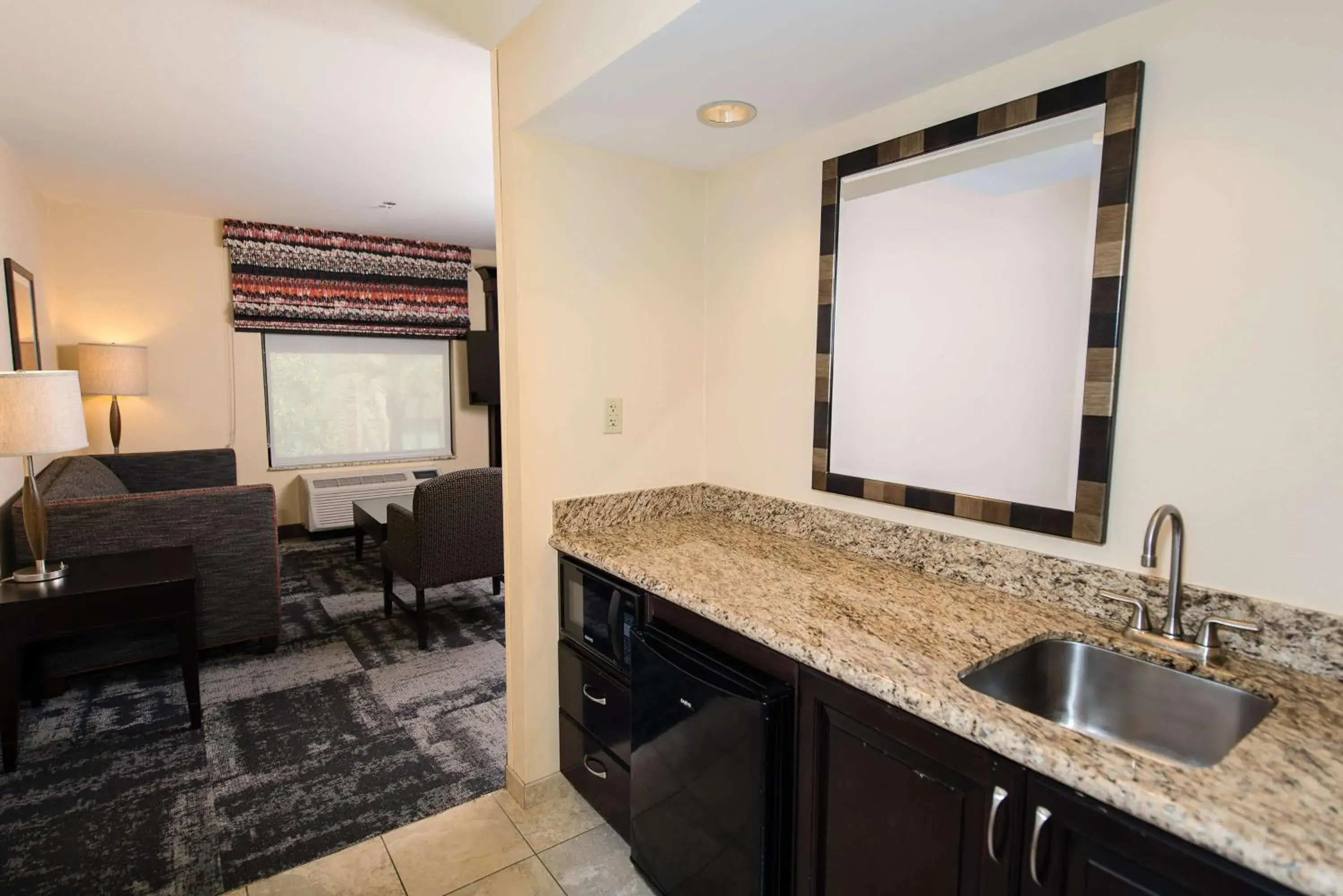 Photo of the whole room in Hampton Inn & Suites Phoenix Chandler Fashion Center Photo of the whole room in Hampton Inn & Suites Phoenix Chandler Fashion Center