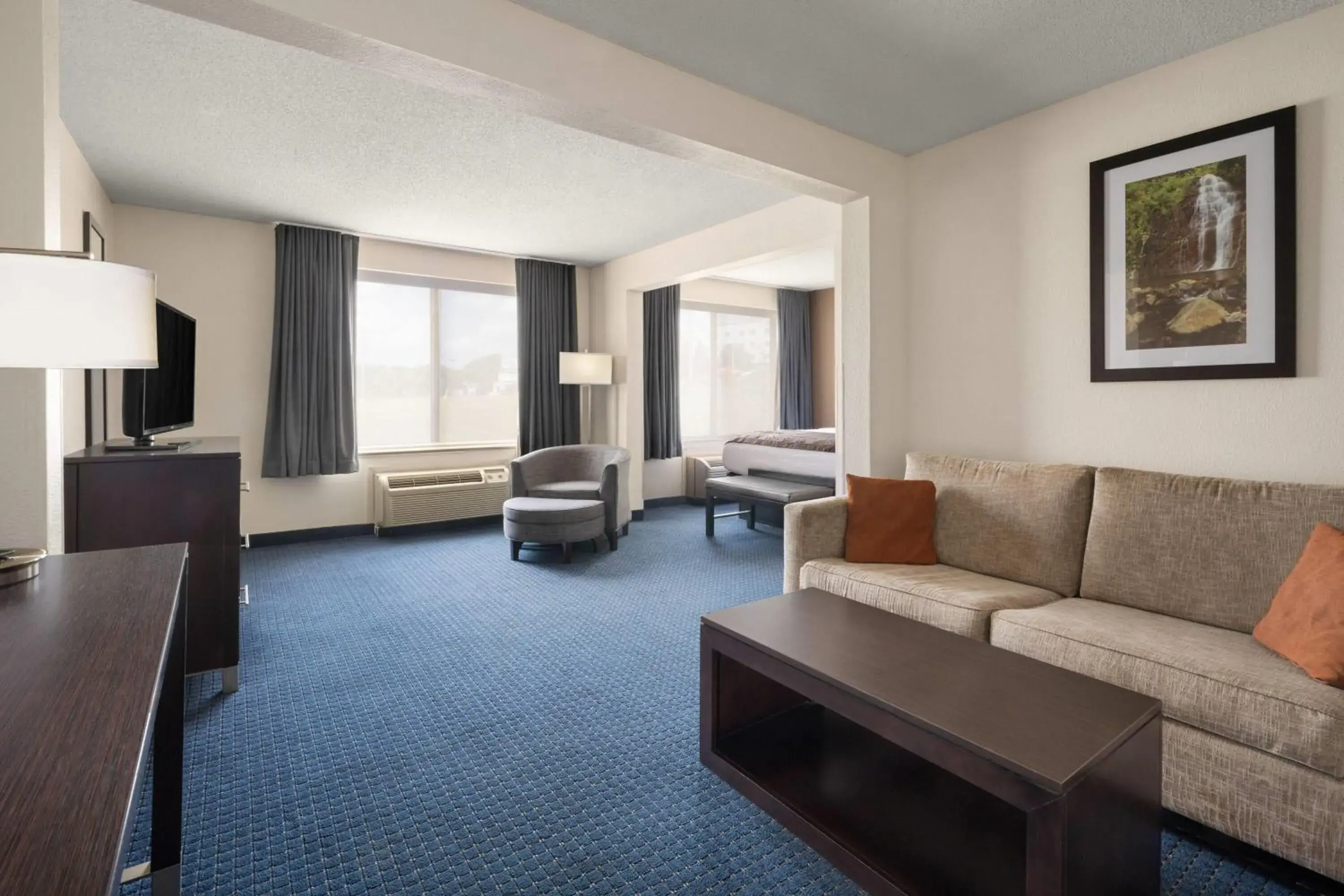 Photo of the whole room in Wingate by Wyndham Augusta Fort Eisenhower Photo of the whole room in Wingate by Wyndham Augusta Fort Eisenhower