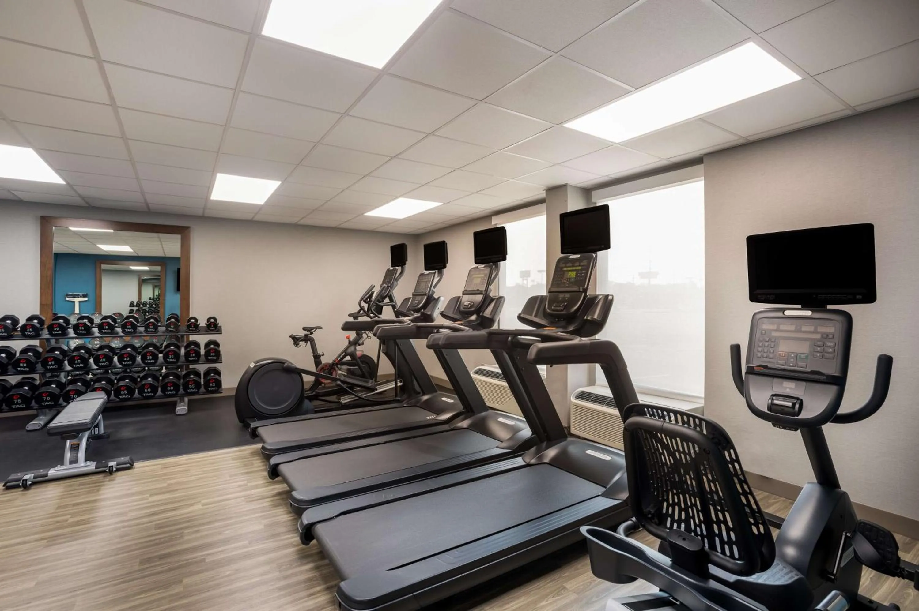 Fitness centre/facilities in Hampton Inn Gadsden