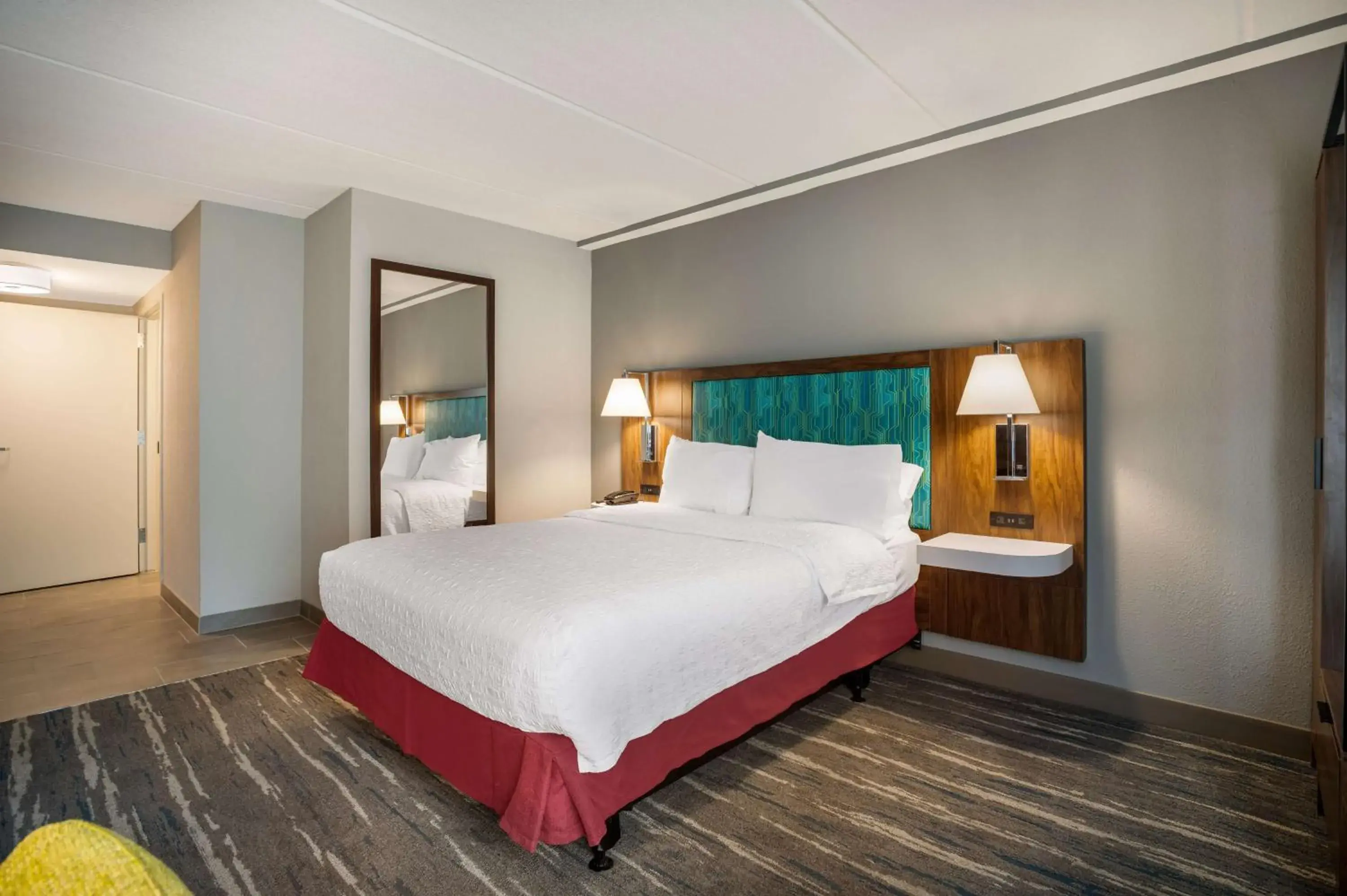 Bed in Hampton Inn Gadsden Bed in Hampton Inn Gadsden