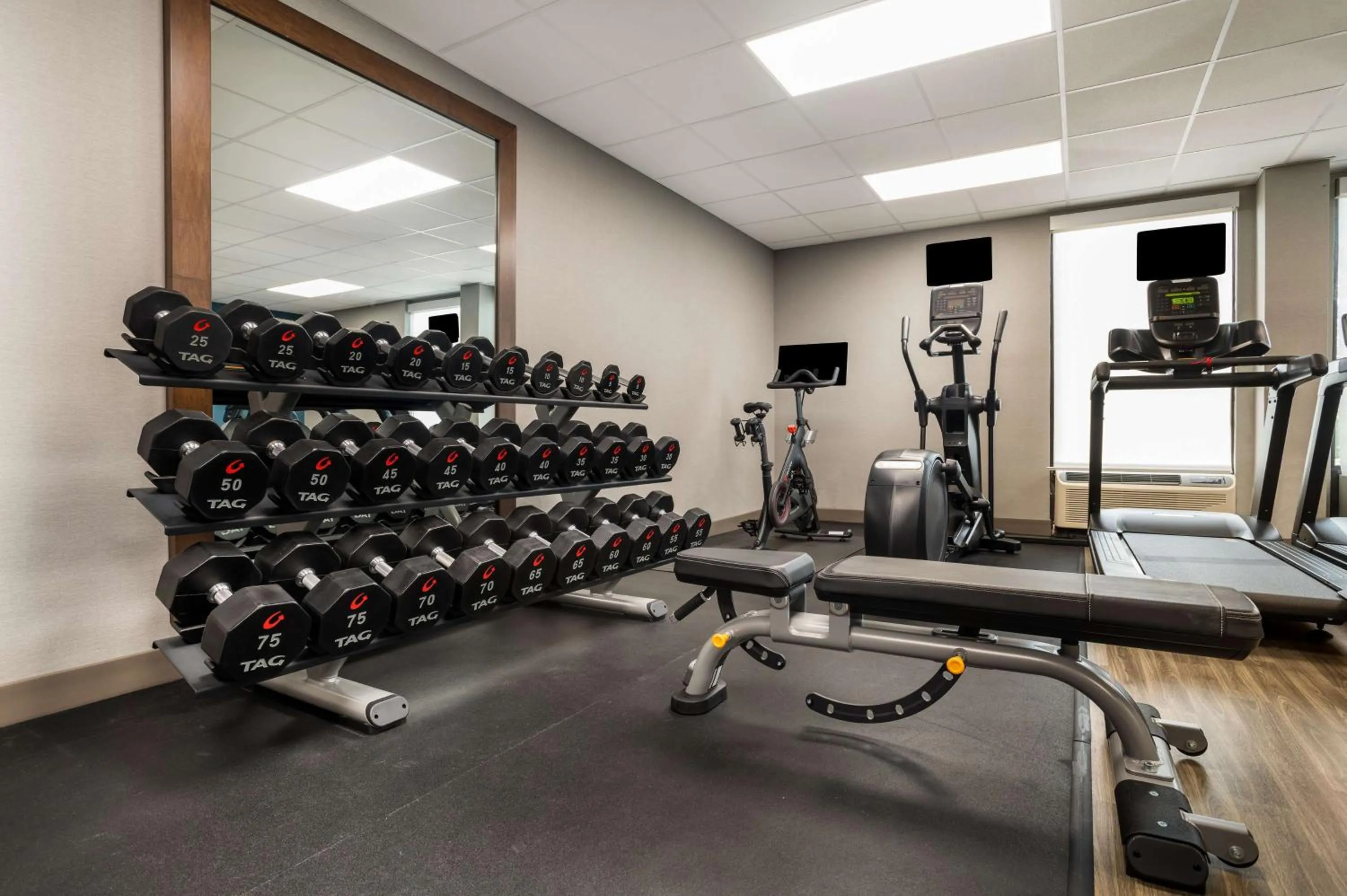 Fitness centre/facilities in Hampton Inn Gadsden