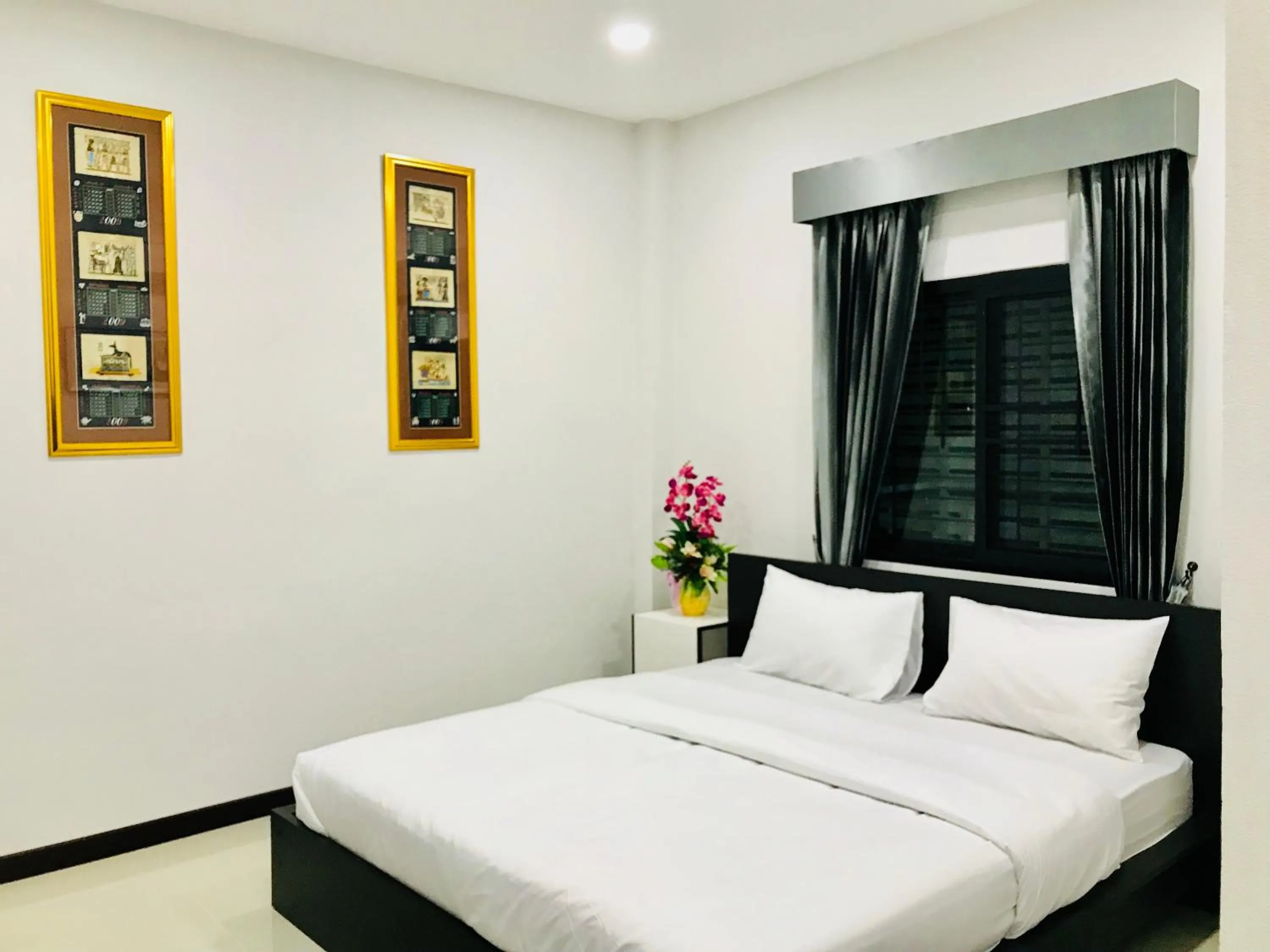 Bed in Jarat Mansion