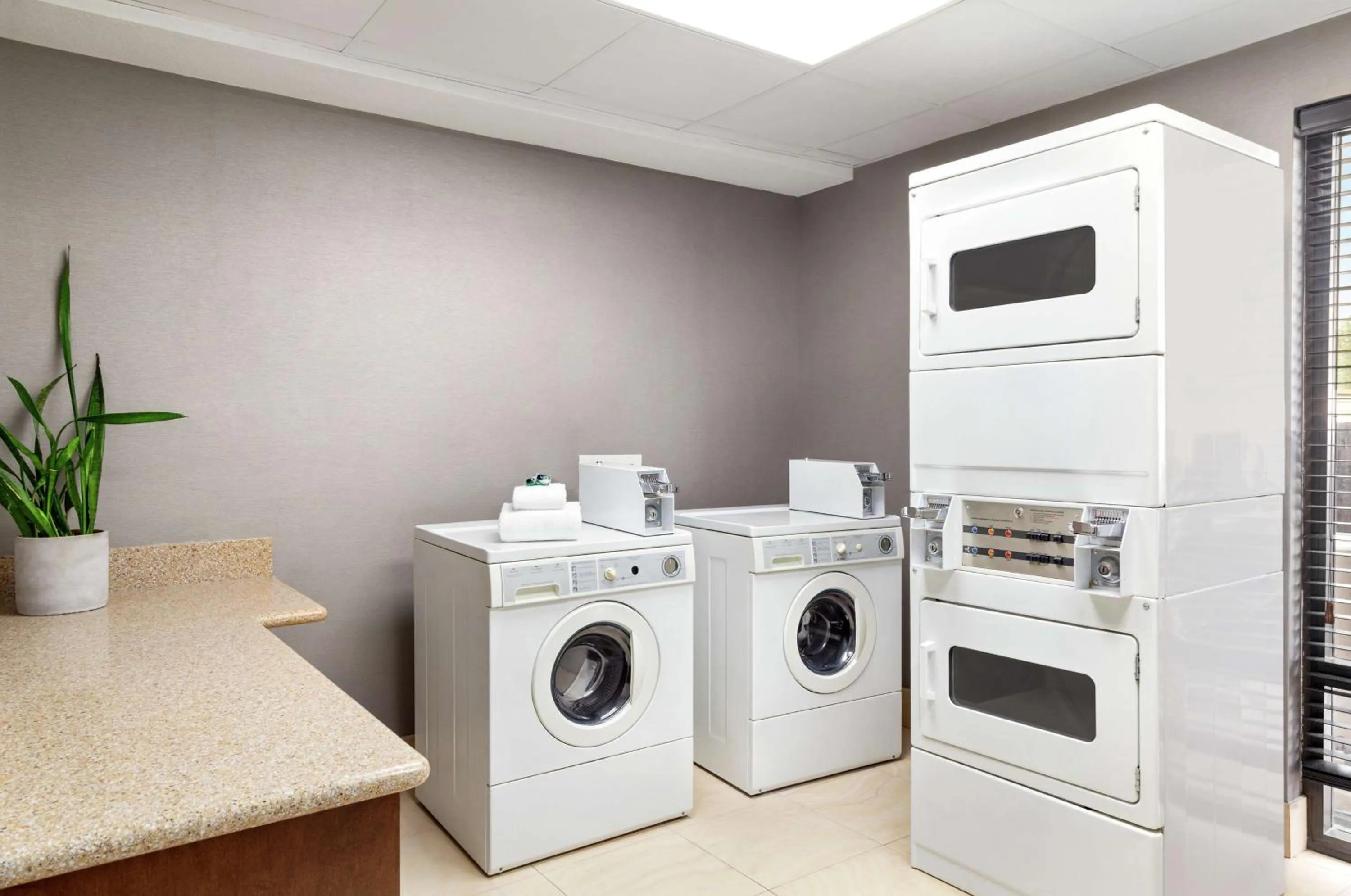 Property building in Hampton Inn Paris