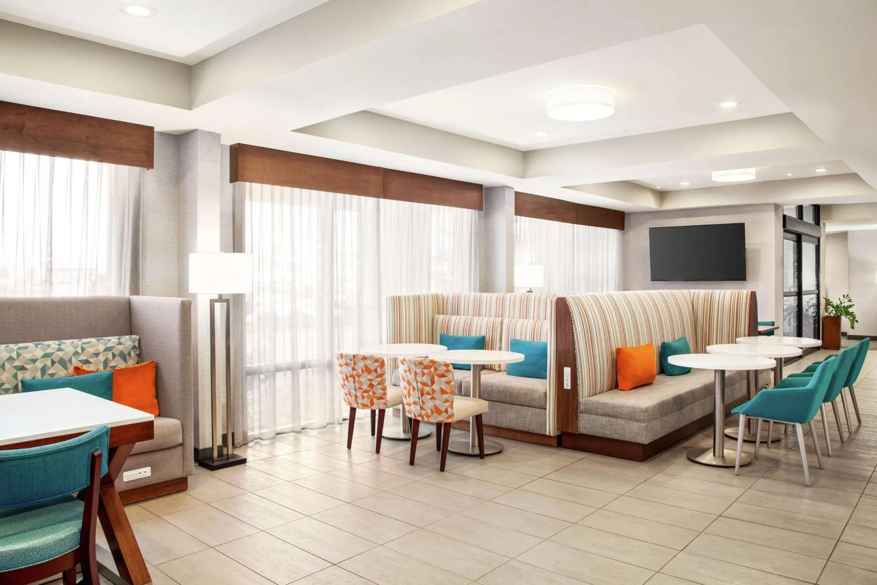 Breakfast in Hampton Inn Paris