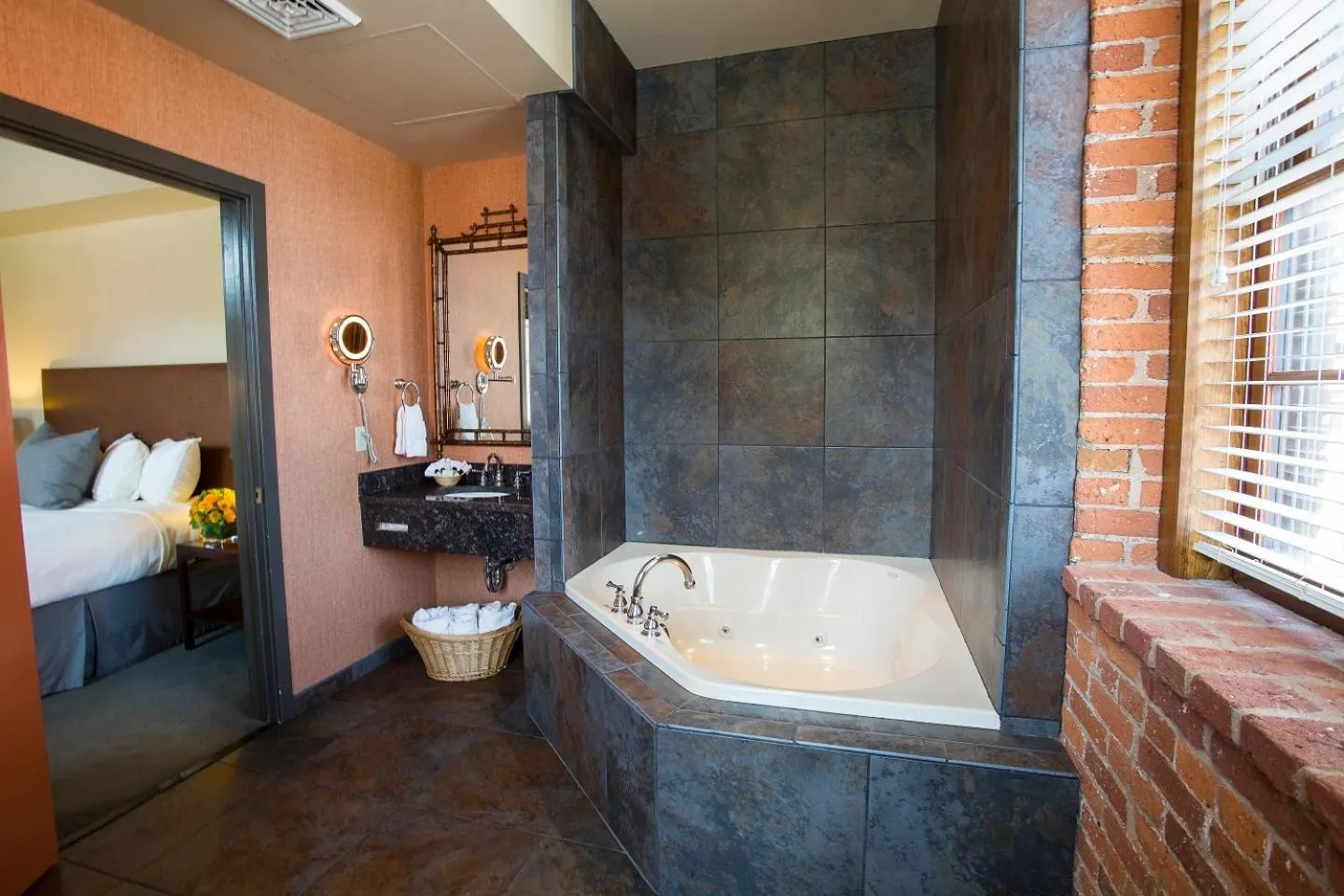 Hot Tub in Cork Factory Hotel