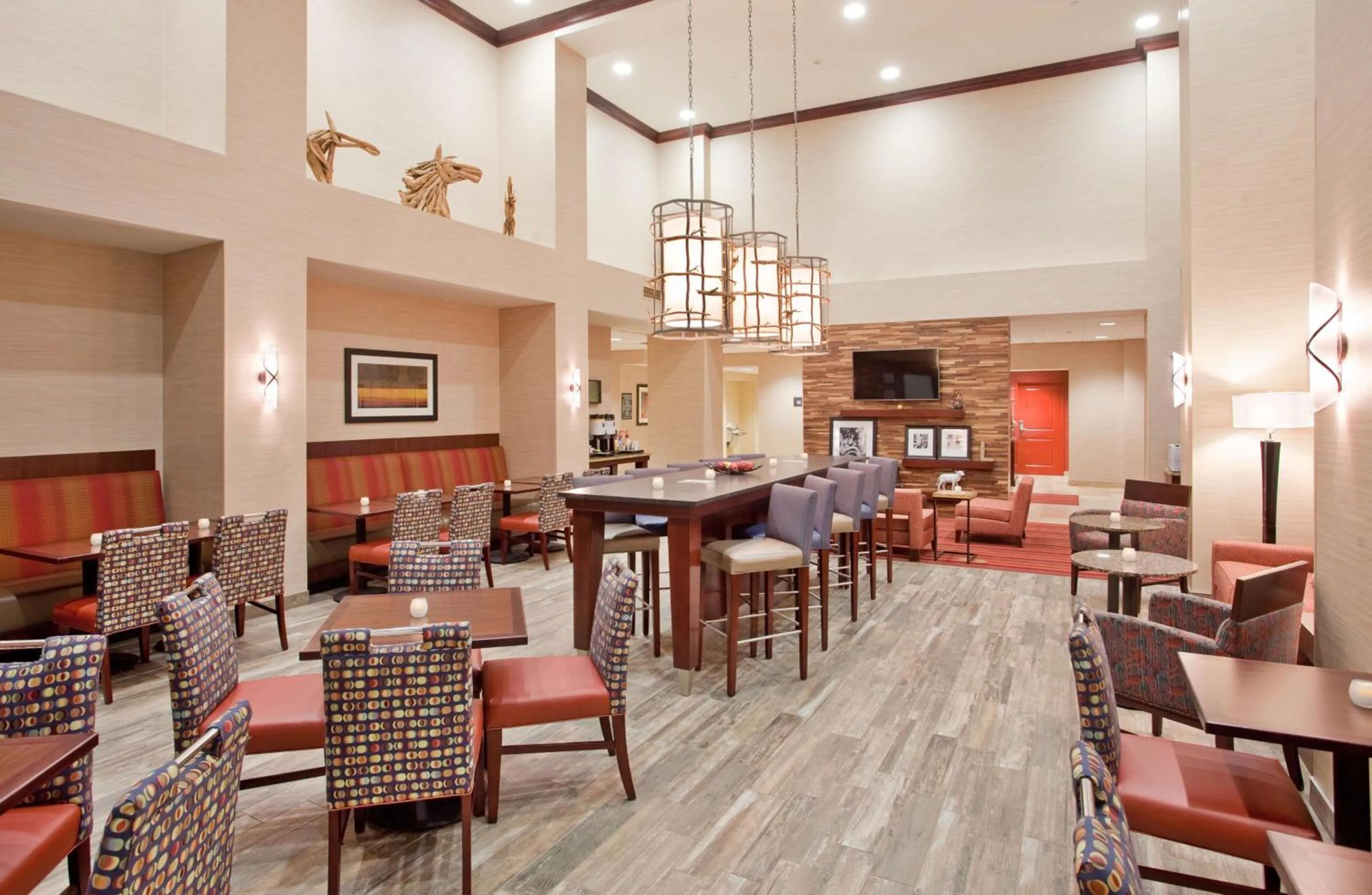 Restaurant/places to eat in Hampton Inn & Suites Omaha Southwest-La Vista
