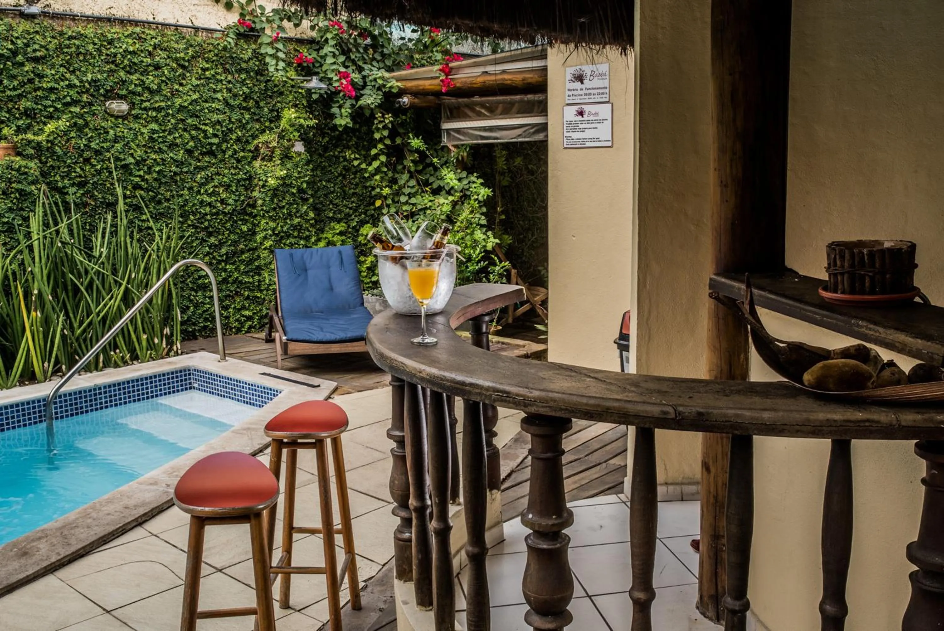 Swimming pool in Pousada Baobá e SPA