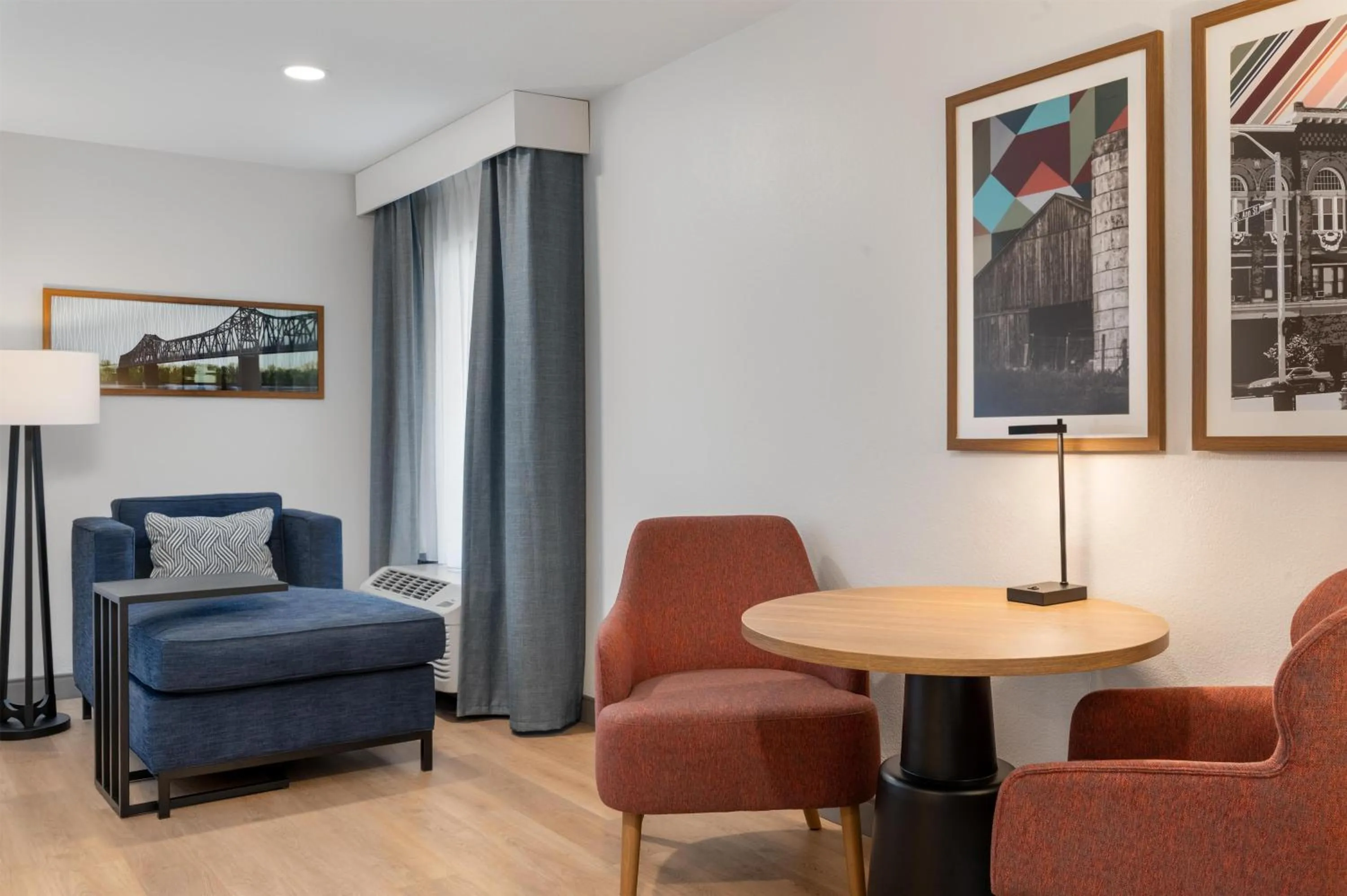 Living room in Hampton Inn Owensboro