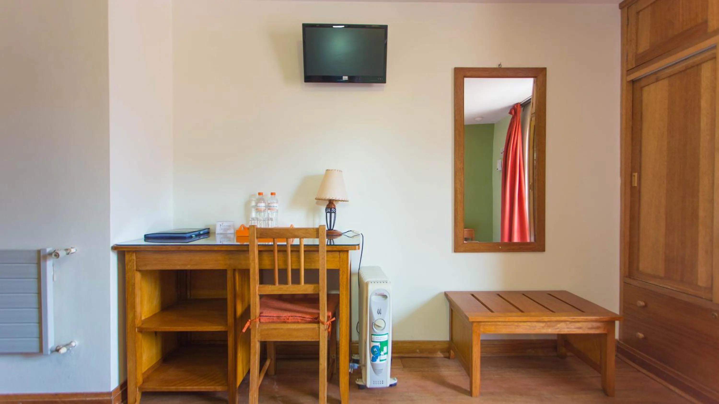 Bedroom in Eco-Hotel Pension Alemana