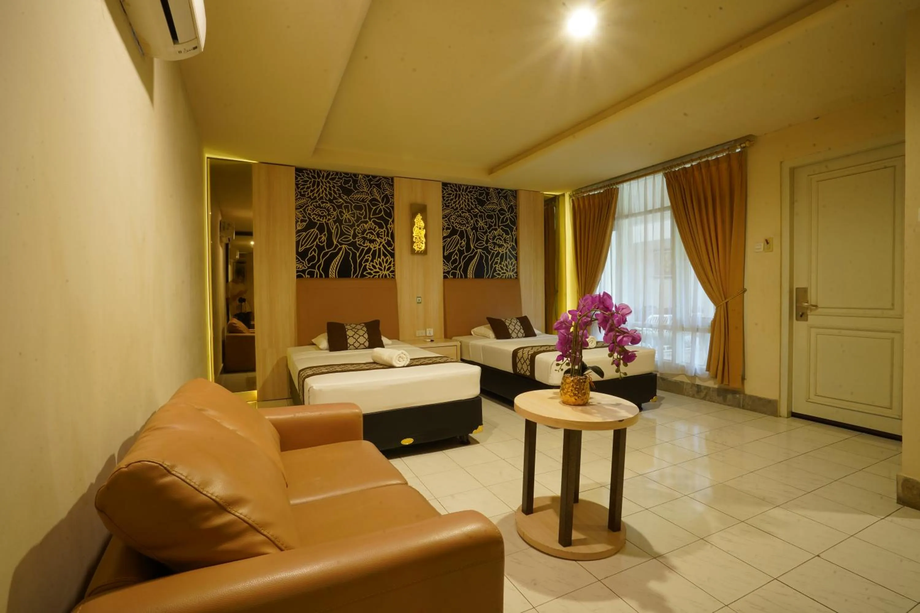 Bedroom, Bed in Hotel Grand Rosela