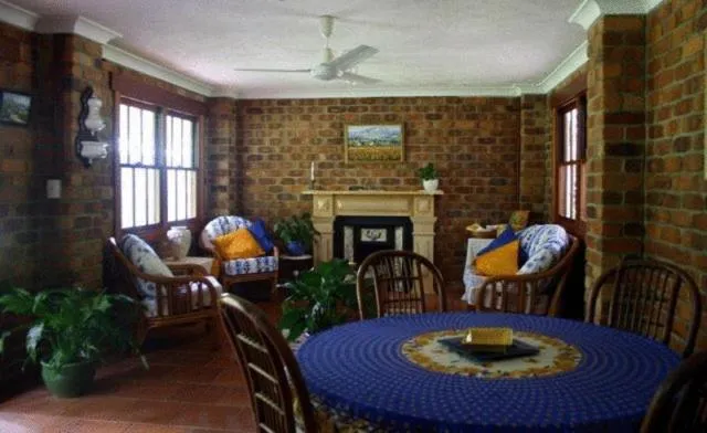 Communal lounge/ TV room in Riviera Bed & Breakfast