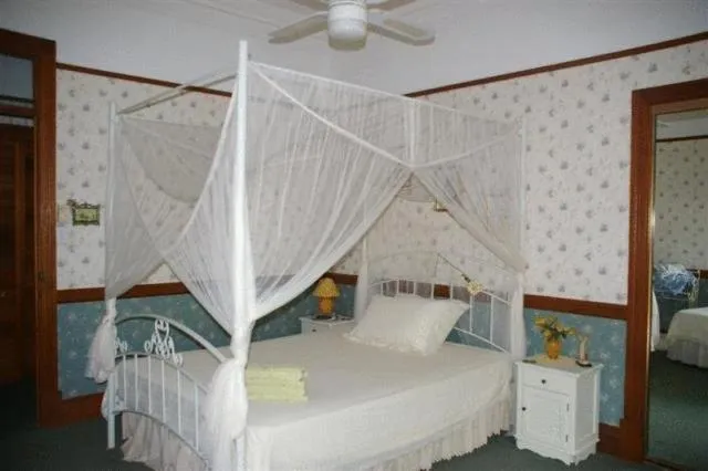 Bed in Riviera Bed & Breakfast