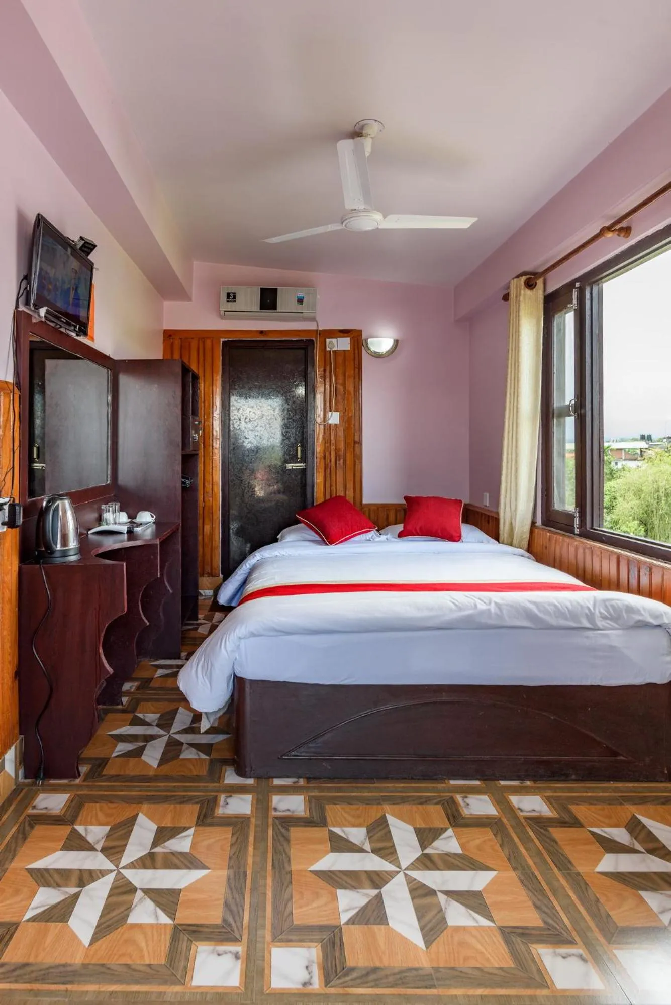 Bed in Hotel Monalisa Chitwan