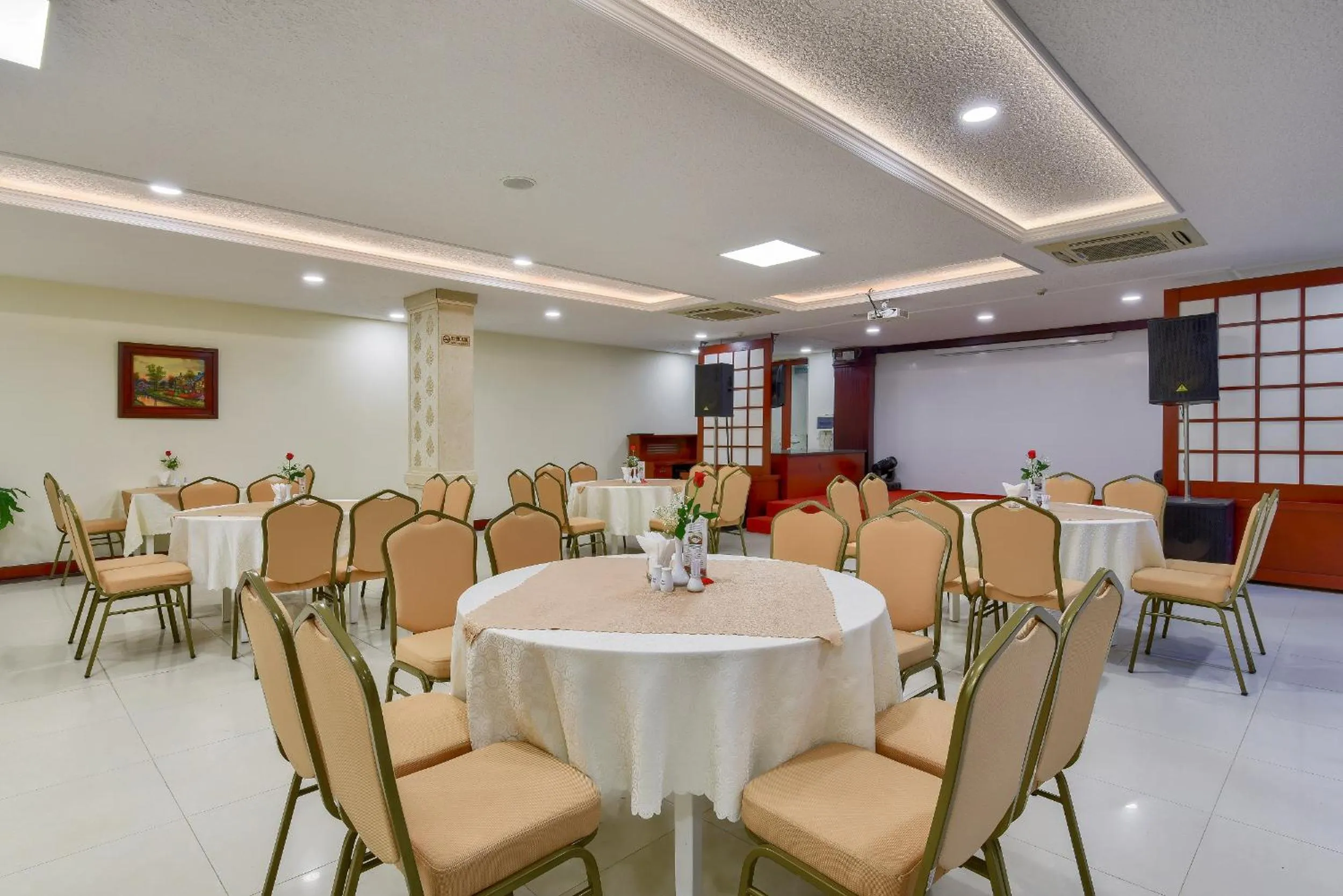 Restaurant/places to eat in Khách sạn Park Hotel Dalat