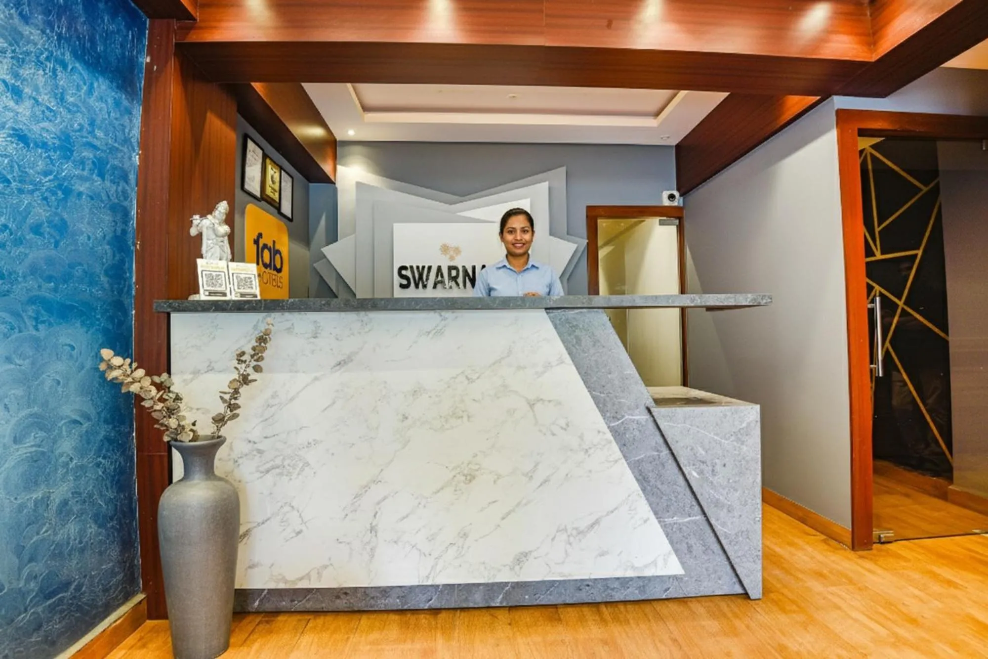 Lobby or reception, Bed in Swarnam Hotel
