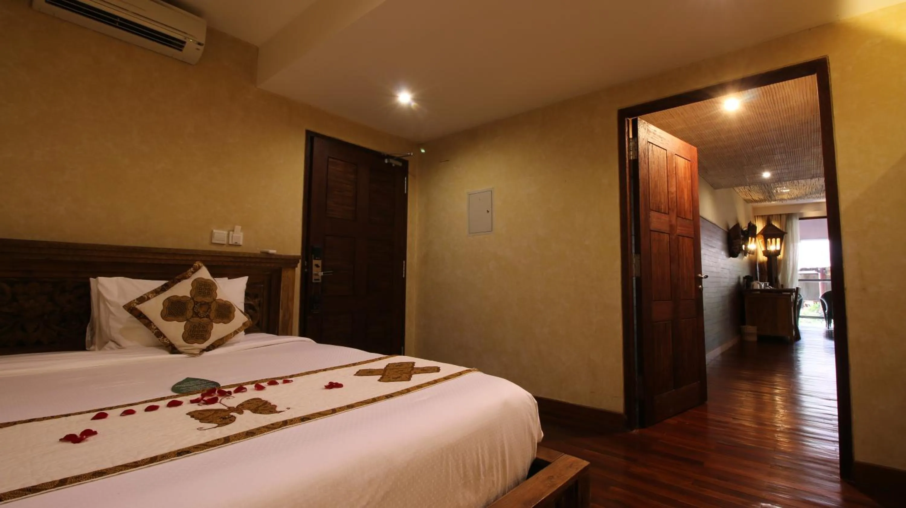 Bed in Kupu Kupu Barong Villas and Tree Spa by L’OCCITANE