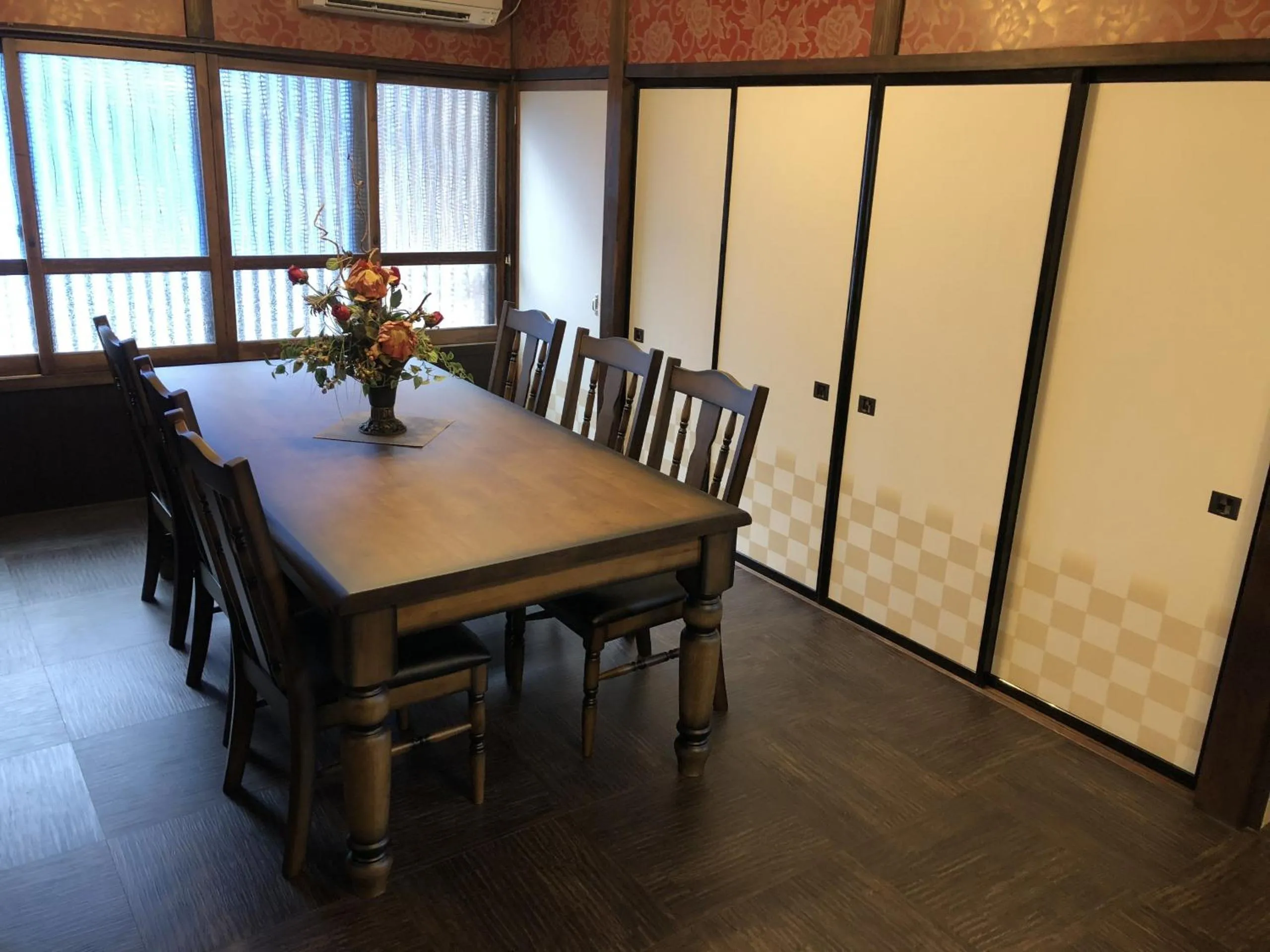 Dining area in Taisho Aburaya