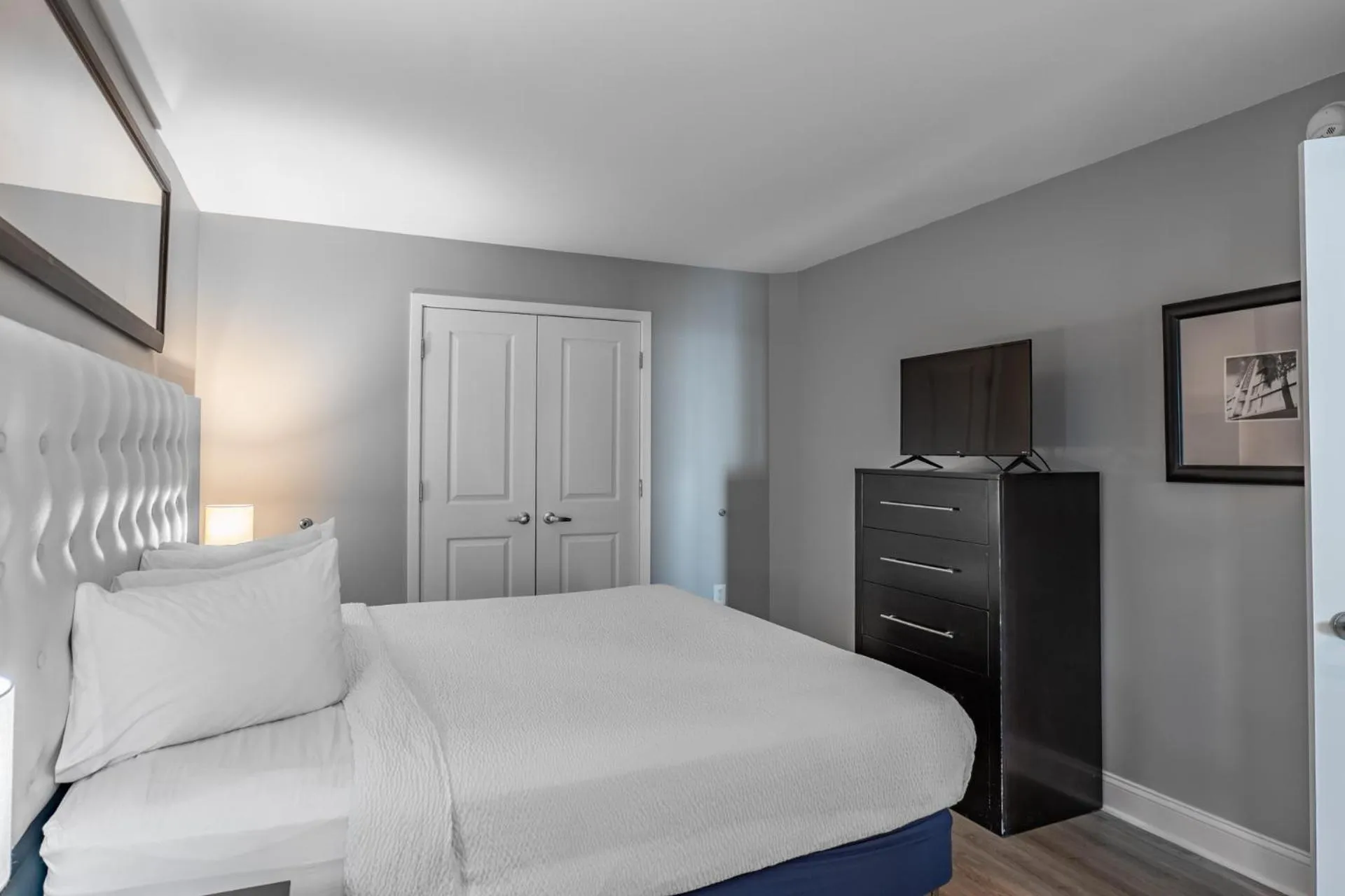 Bed in Oceans One 1806