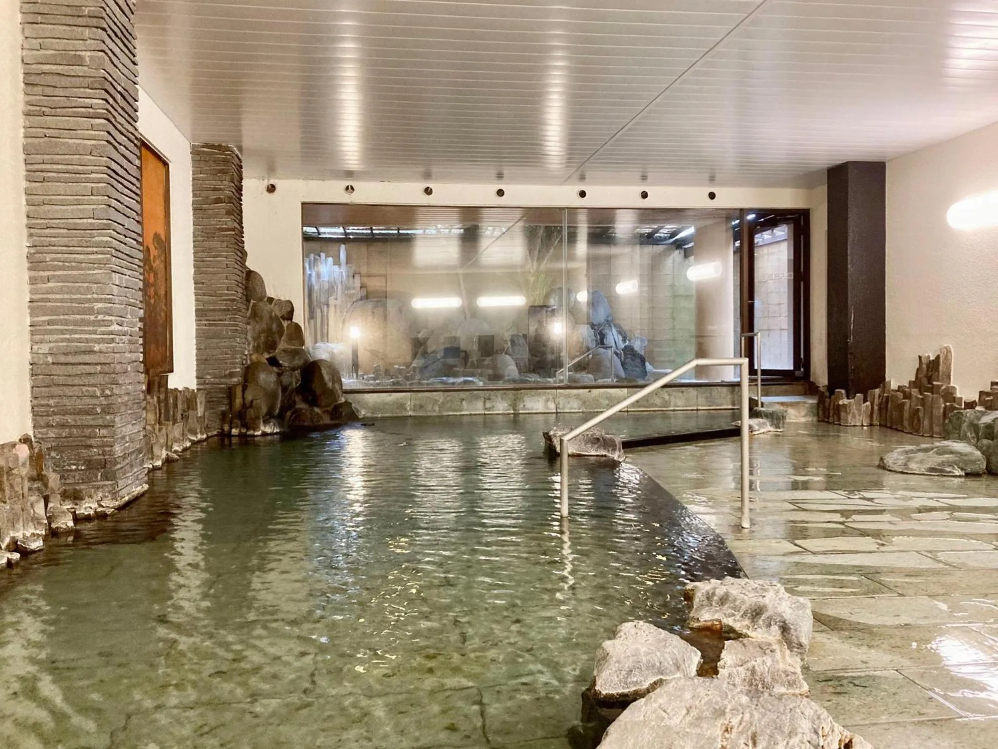 Hot Spring Bath in Itoen Hotel Bekkan