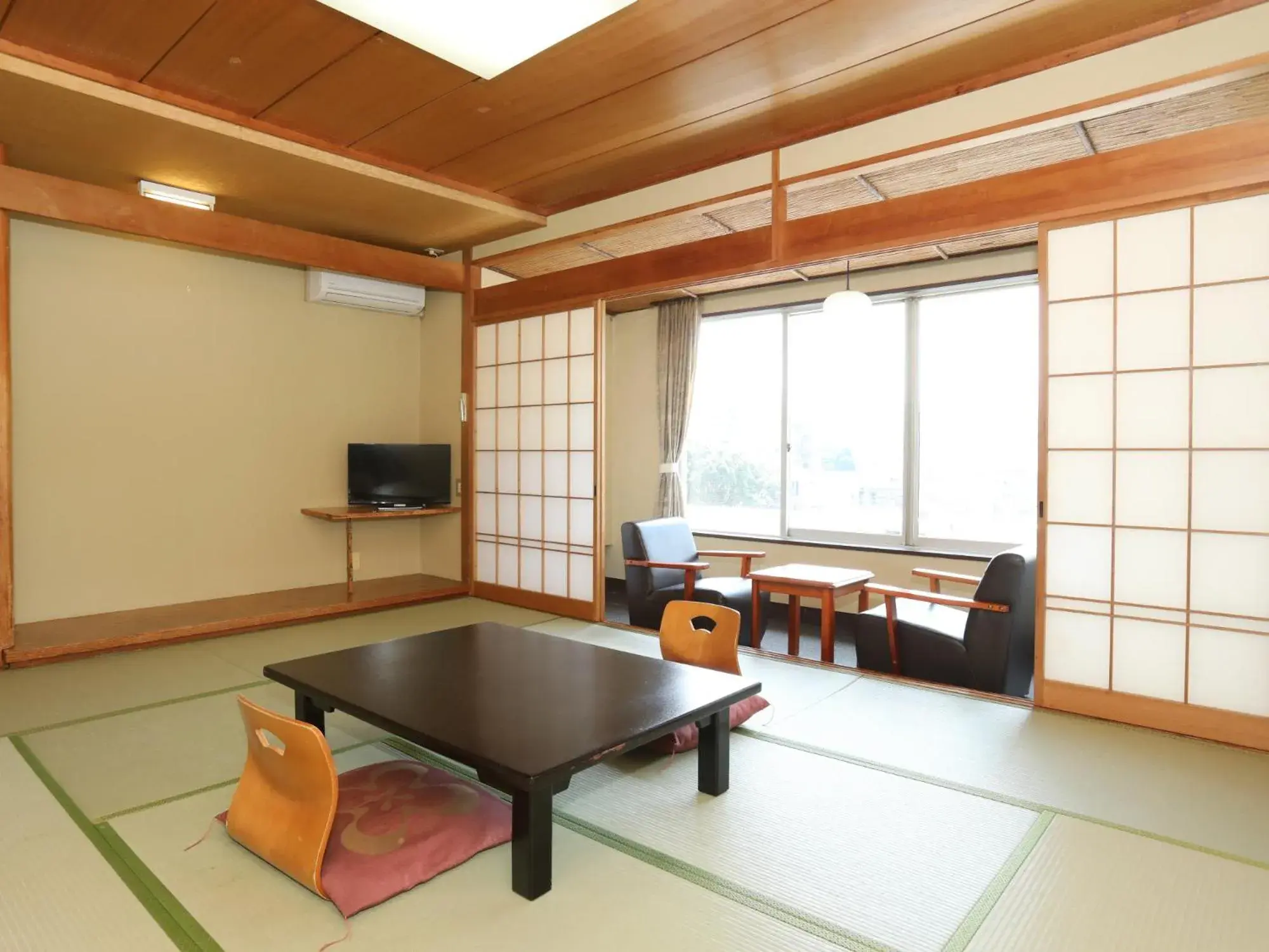 Family Room with Shared Bathroom in Itoen Hotel Bekkan Family Room with Shared Bathroom in Itoen Hotel Bekkan