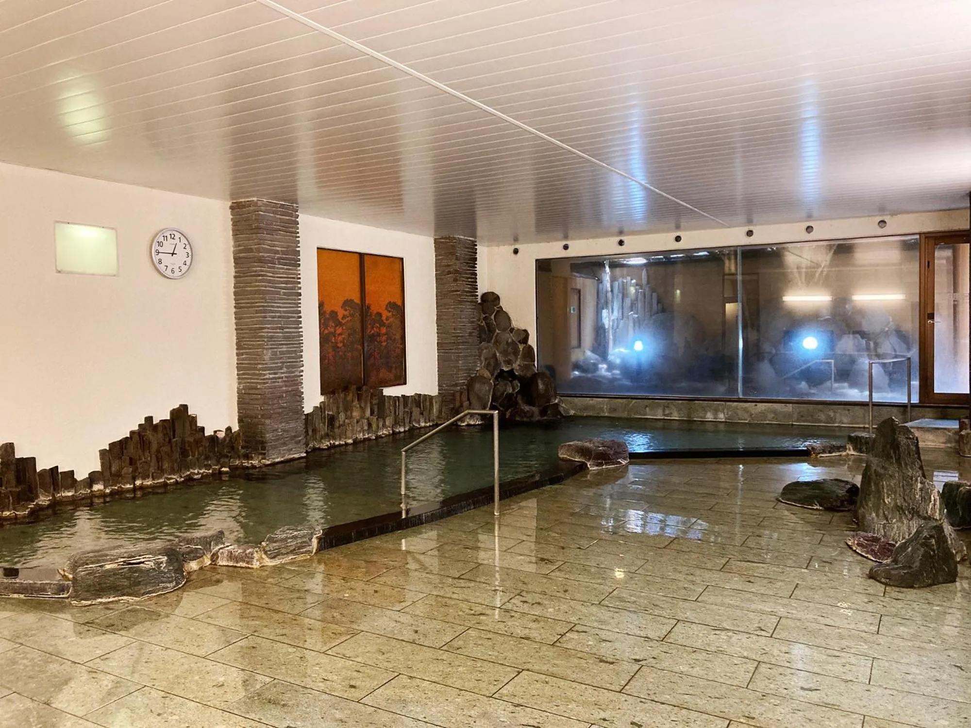 Hot Spring Bath in Itoen Hotel Bekkan
