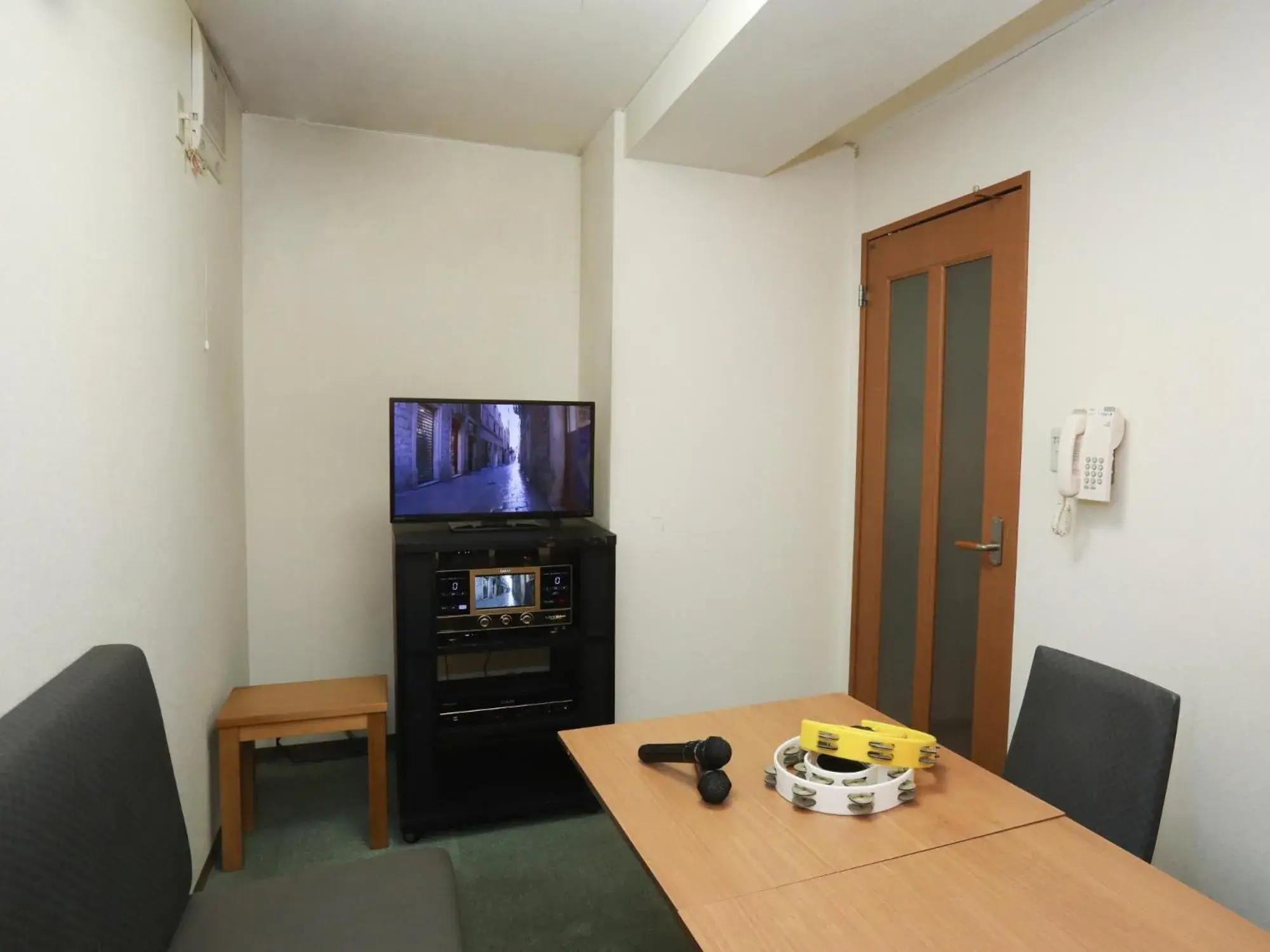 Family Room with Shared Bathroom in Itoen Hotel Bekkan Family Room with Shared Bathroom in Itoen Hotel Bekkan