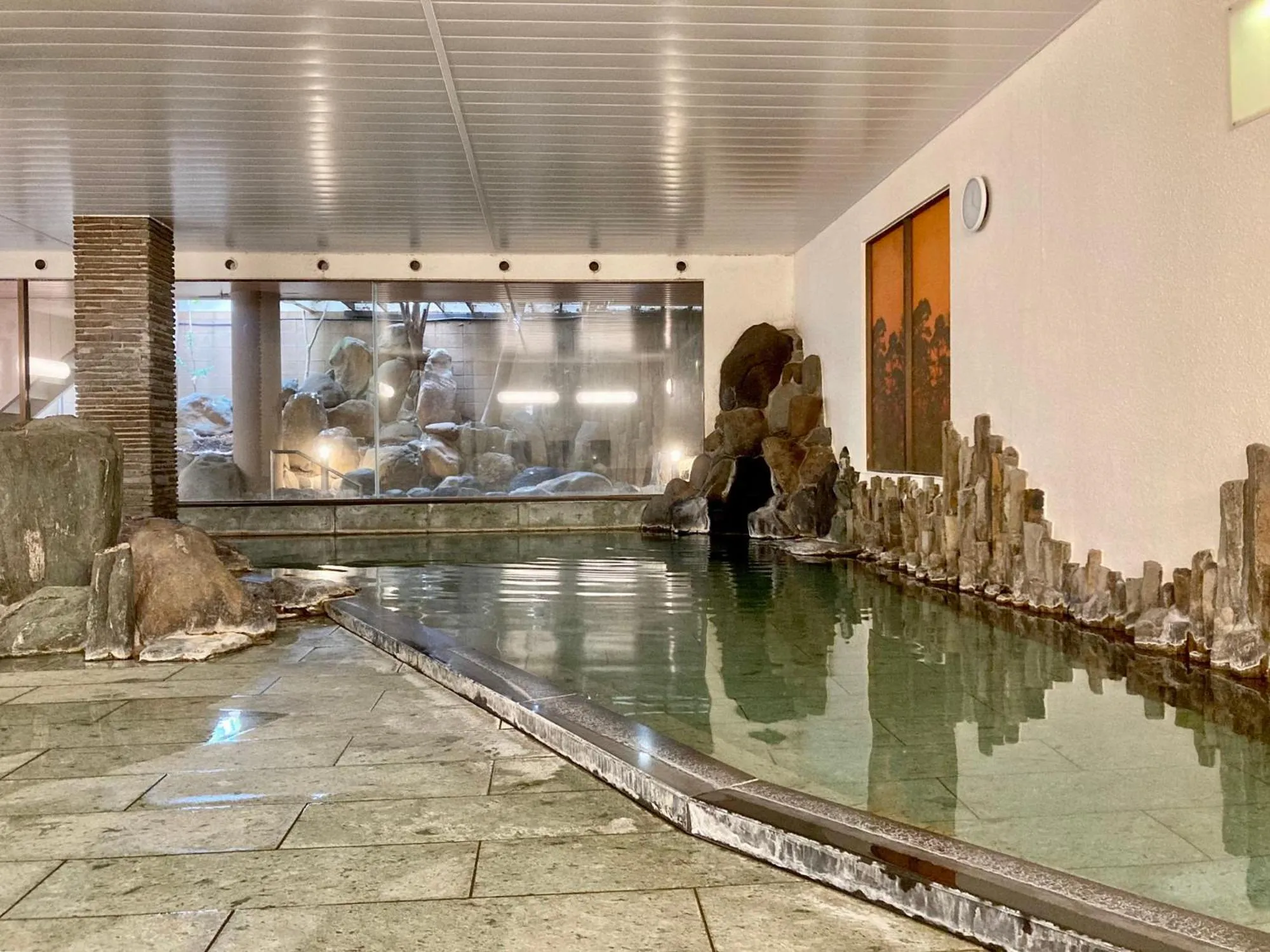Hot Spring Bath in Itoen Hotel Bekkan