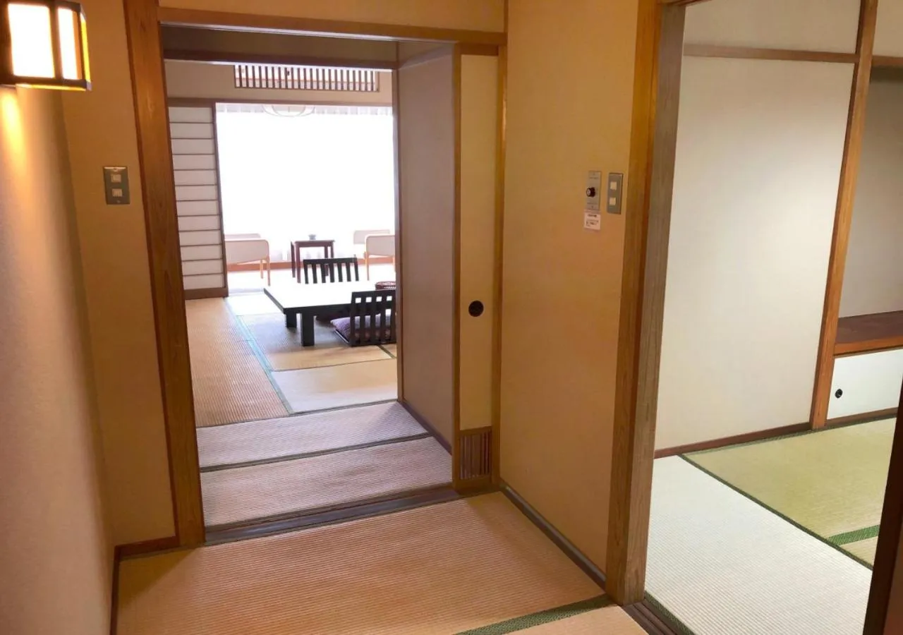 Photo of the whole room in Atami Kinjokan