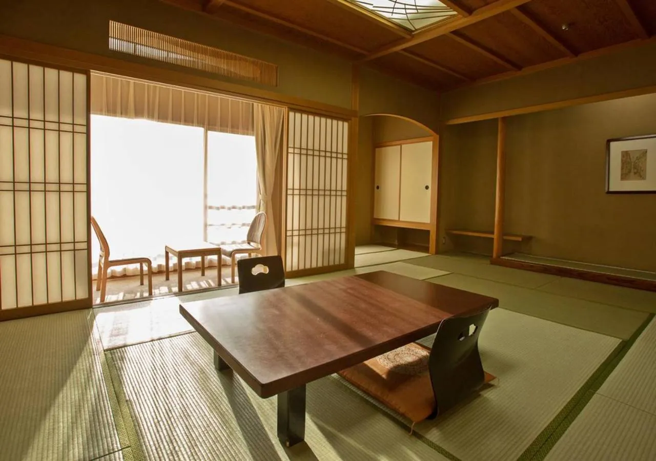 Photo of the whole room in Atami Kinjokan